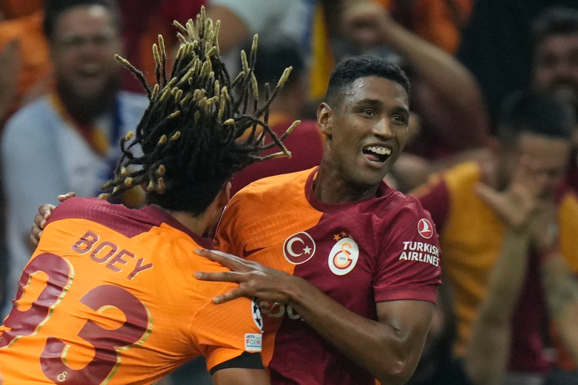 Los jugadores del Galatasaray celebran el segundo gol