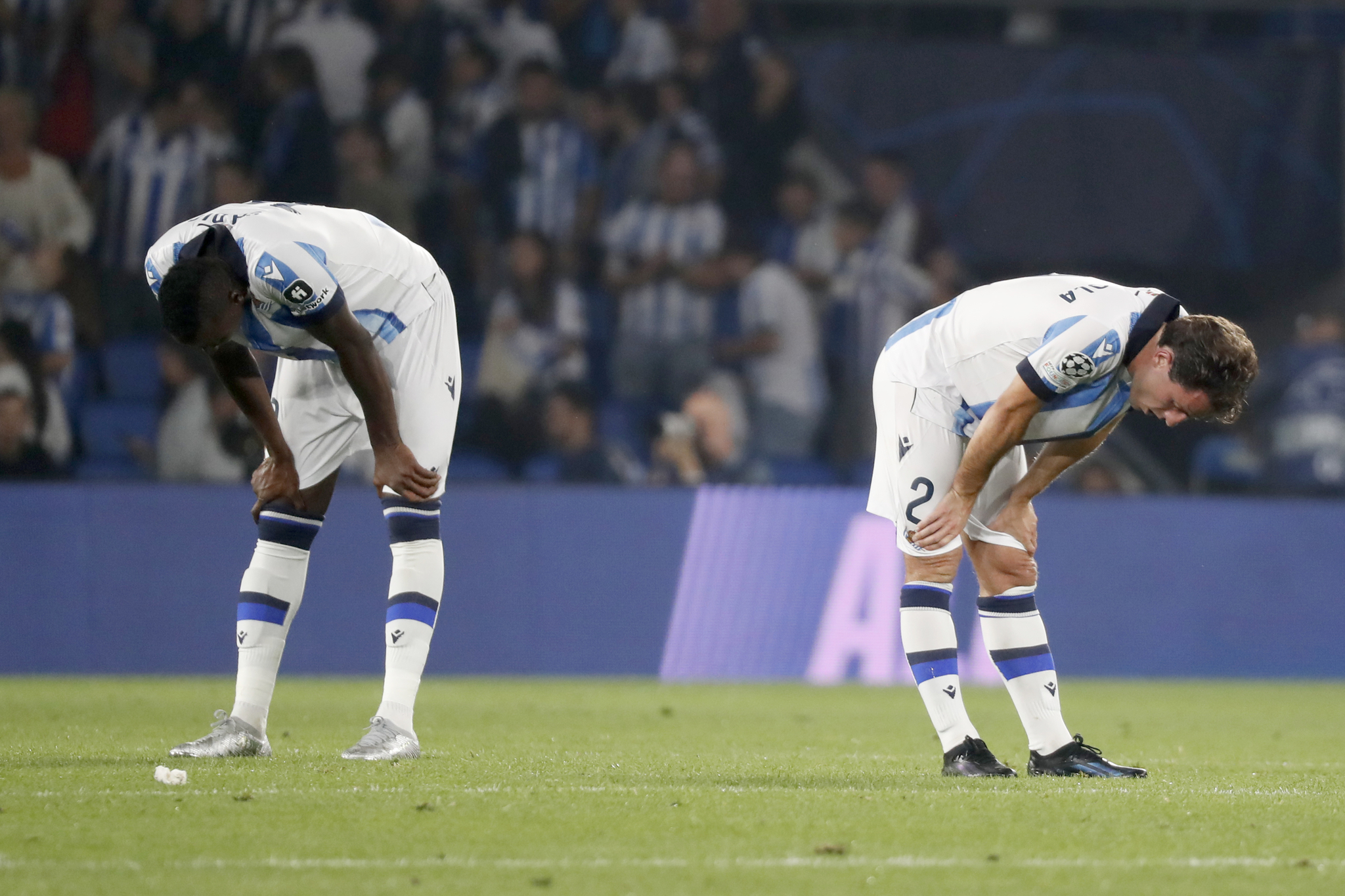 Sadiq Umar y �lvaro Odriozola, desolados tras el empate final contra el Inter