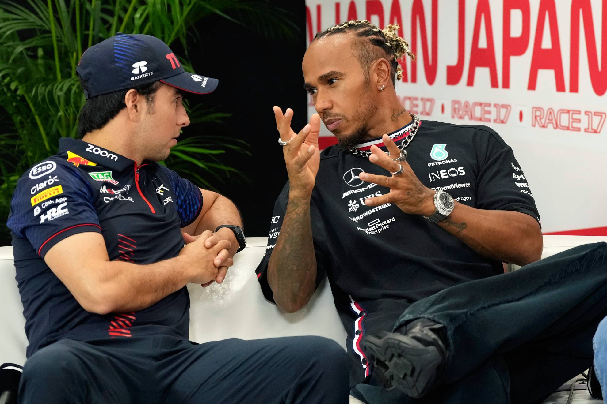 Lewis Hamilton puts Checo Perez in an uncomfortable position amid Max Verstappen controversy