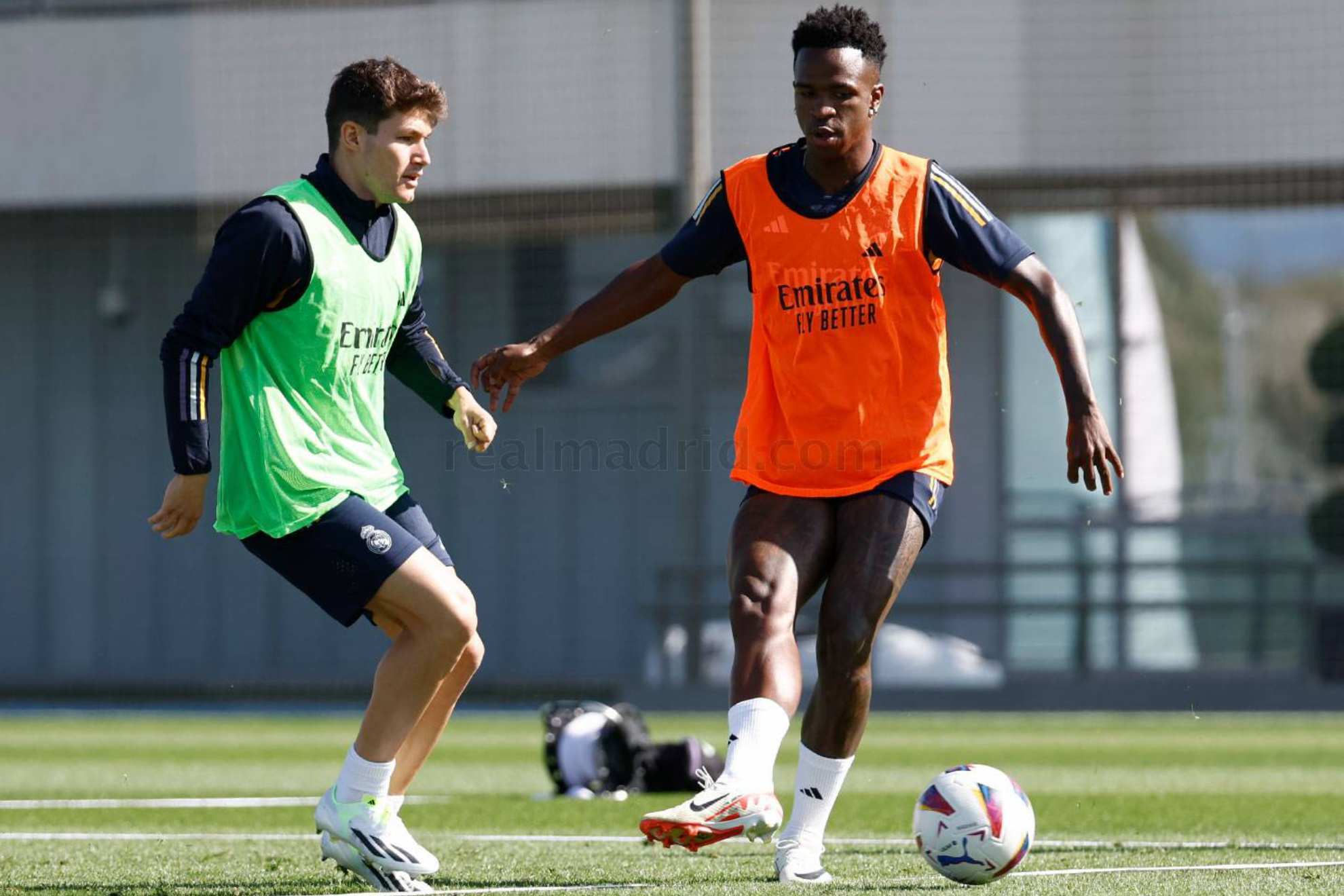Jude Bellingham y Vinicius, presentes en el último entrenamiento del Madrid antes de medirse al Atlético