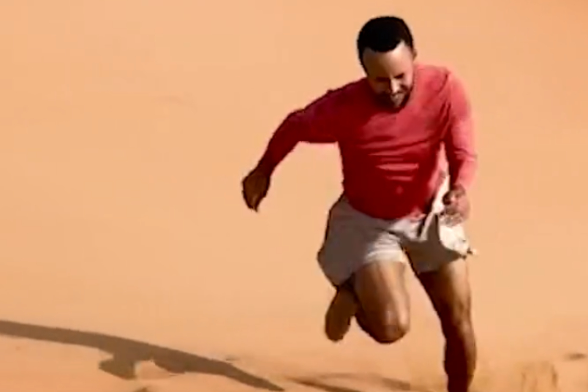 Los entrenamientos de Stephen Curry: de los cinco minutos sin fallar un triple a subir dunas en Dubái