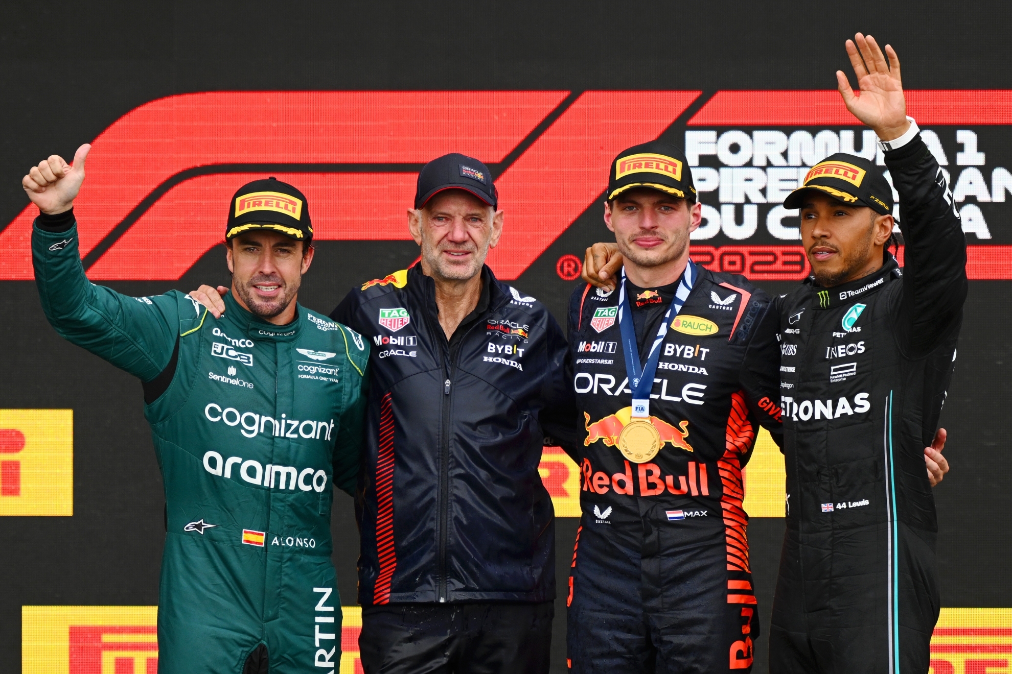 Newey junto a Alonso, Verstappen y Hamilton, en el podio del GP de Canadá 2023.