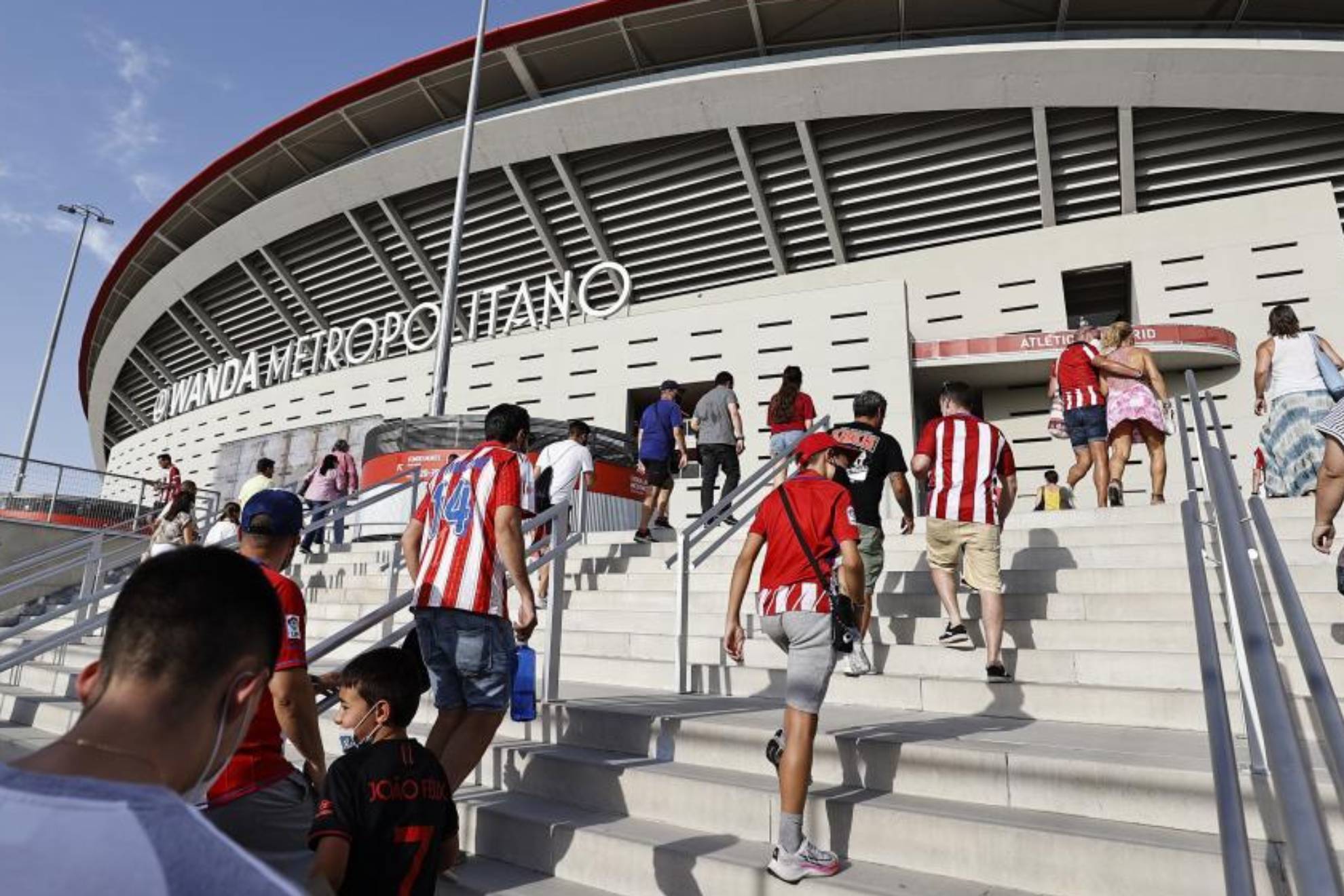 Real Madrid sends invitation to girl who was subject to racist insults near the Metropolitano
