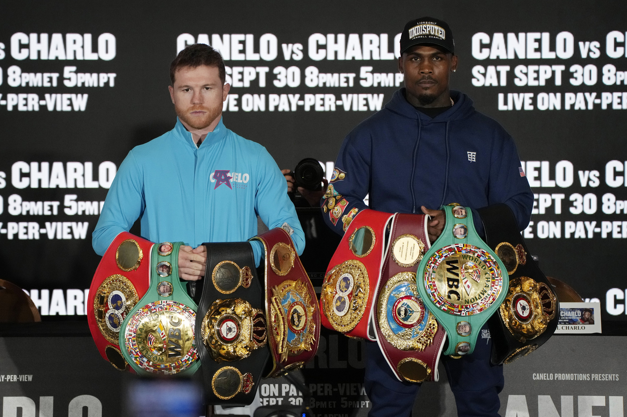 Canelo Alvarez's reaction to Jermell Charlo's spectacular physical transformation