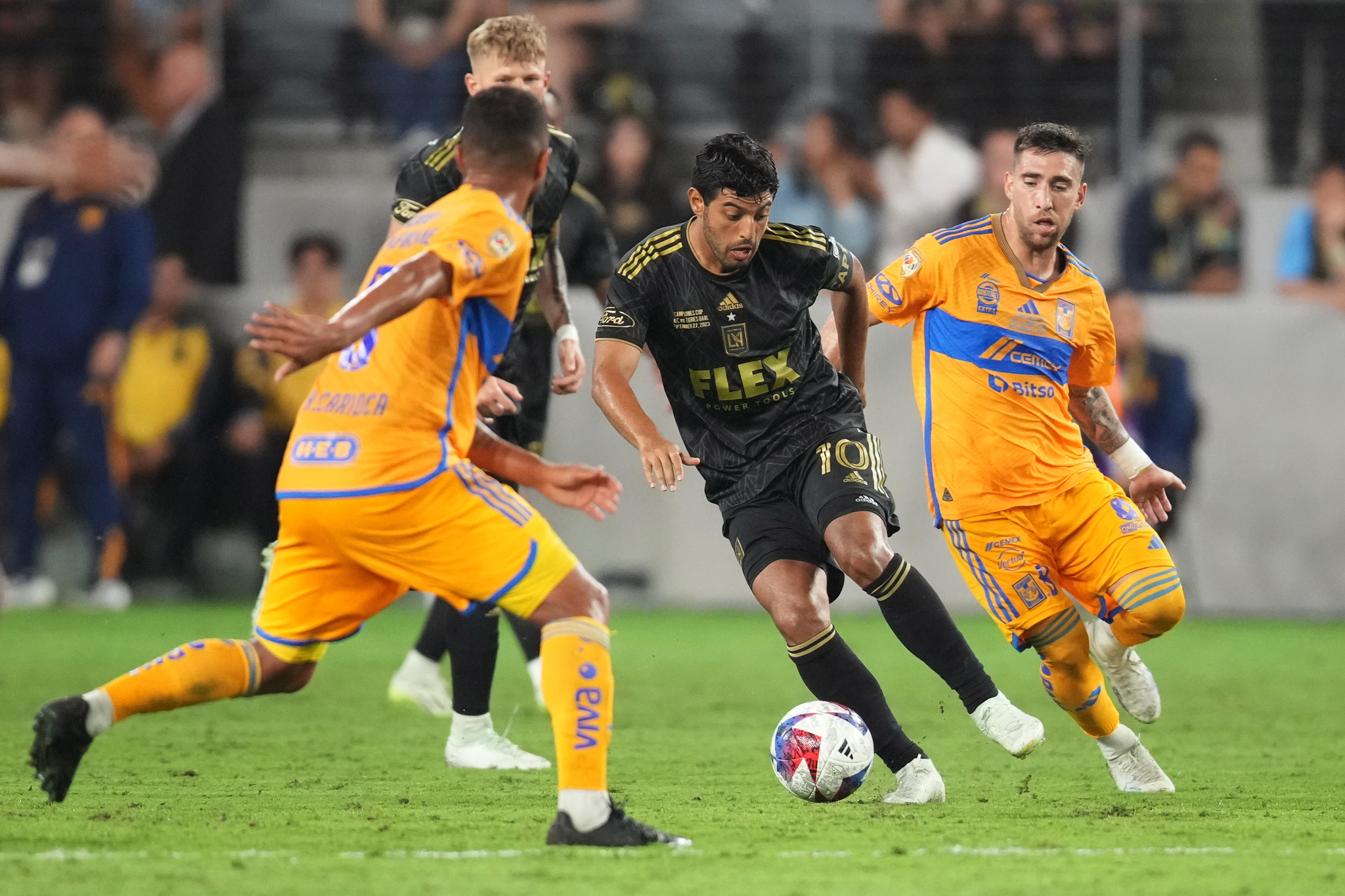 Los Angeles (United States), 28/09/2023.- LAFC's Carlos Vela kicks the ball down field during the second half of the Campeones Cup match between Tigres UANL and LAFC at BMO Stadium in Los Angeles, California, USA, 27 September 2023. EFE/EPA/ALLISON DINNER