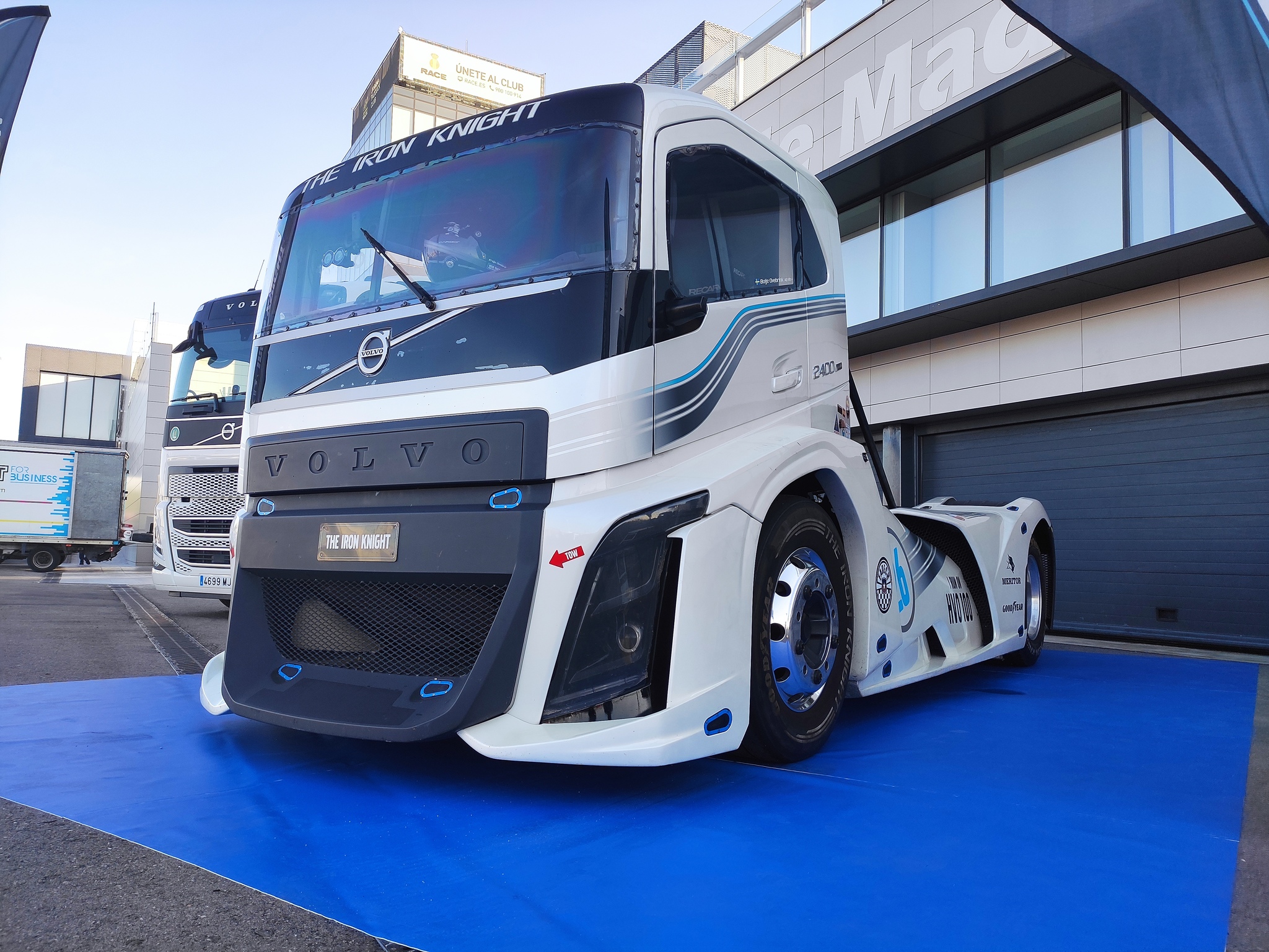 El Iron Knight de Volvo es el camión más rápido del planeta... y ha estado en Madrid.