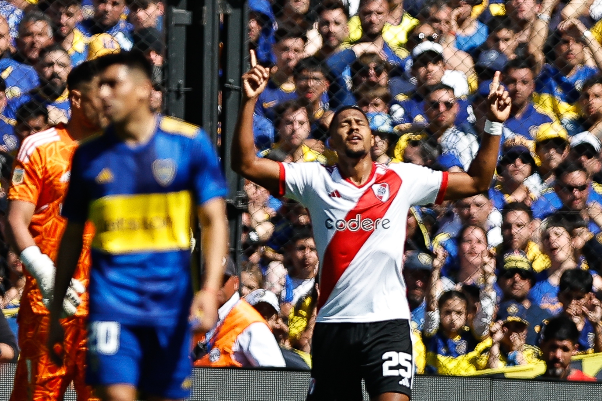 Salomón Rondón celebra su gol a Boca Juniors