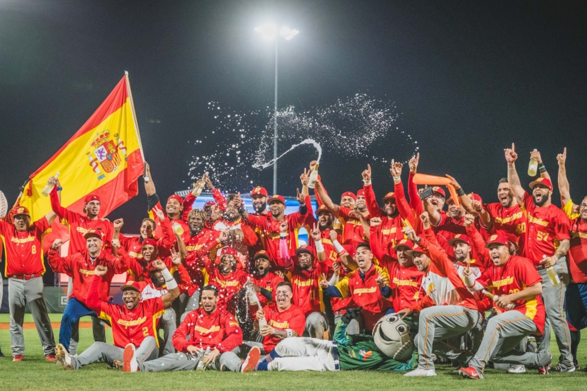 La selección española celebra el triunfo en el Campeonato de Europa de béisbol