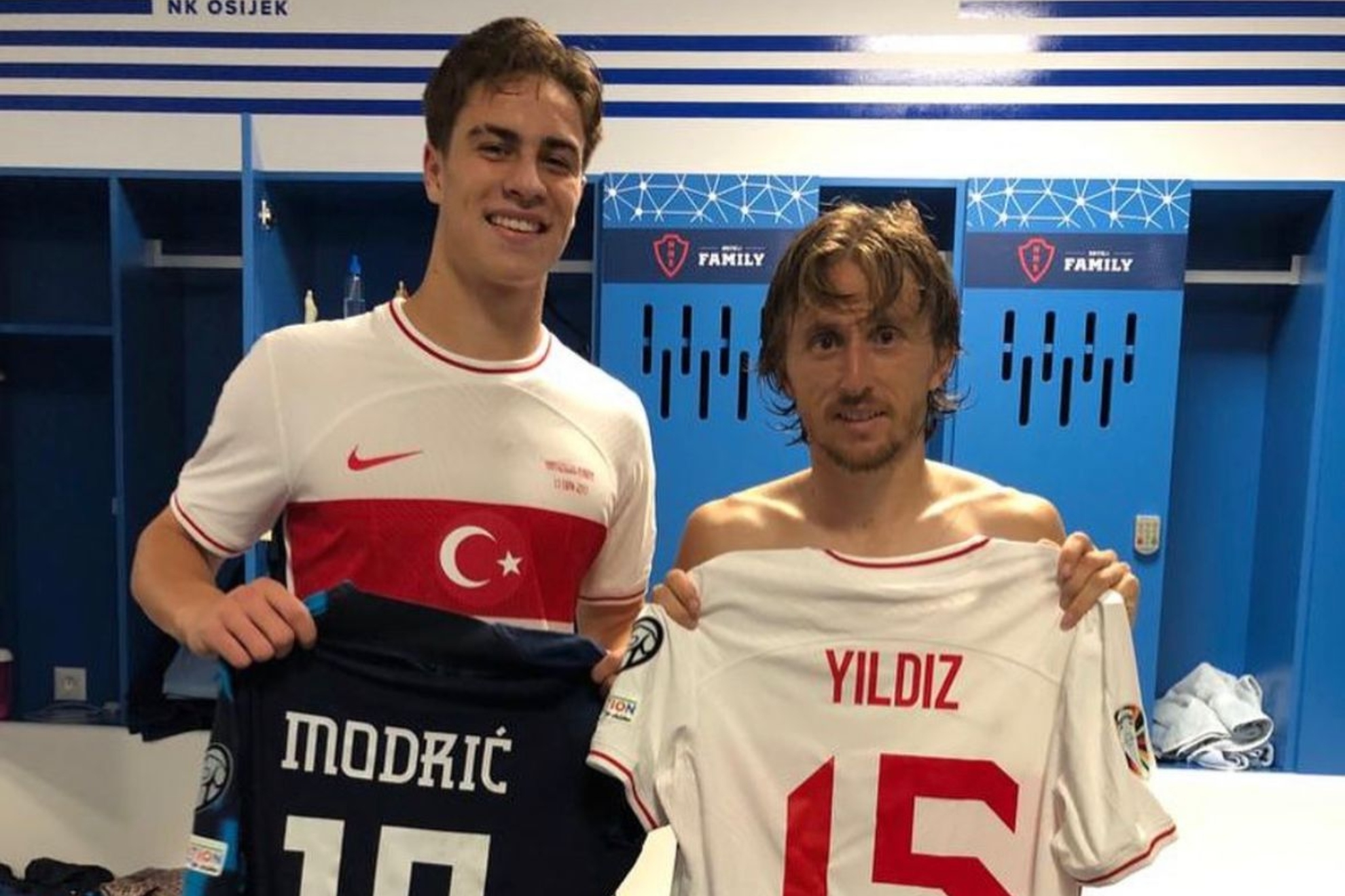 Yildiz y Modric intercambiaron sus camisetas en el vestuario.