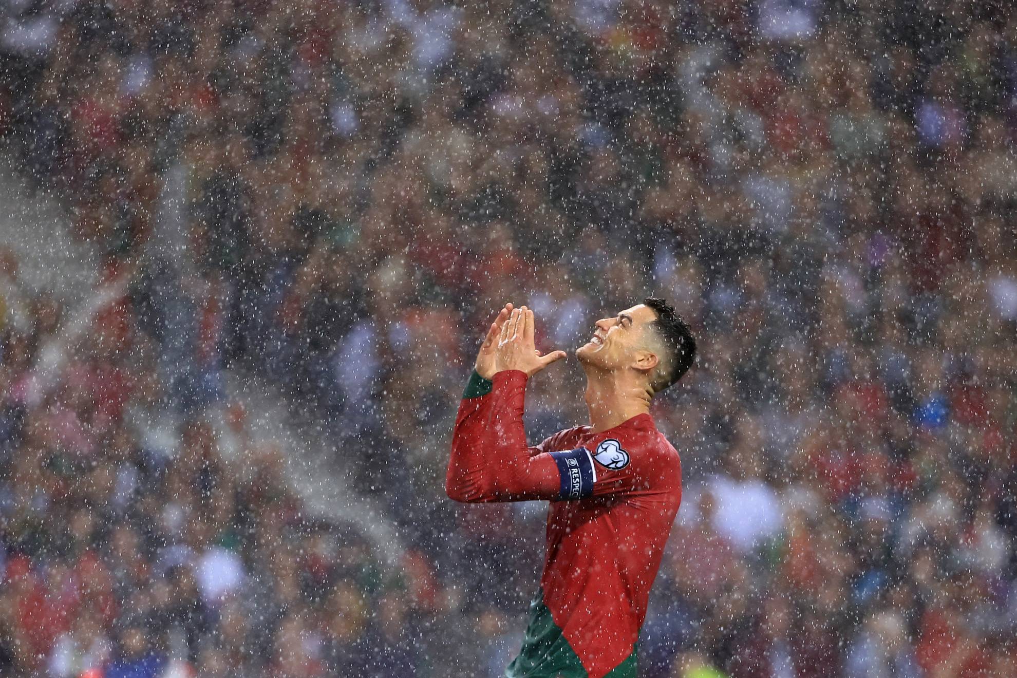 Portugal baila bajo la lluvia de Do Dragao al son de Cristiano Ronaldo y ya está clasificada