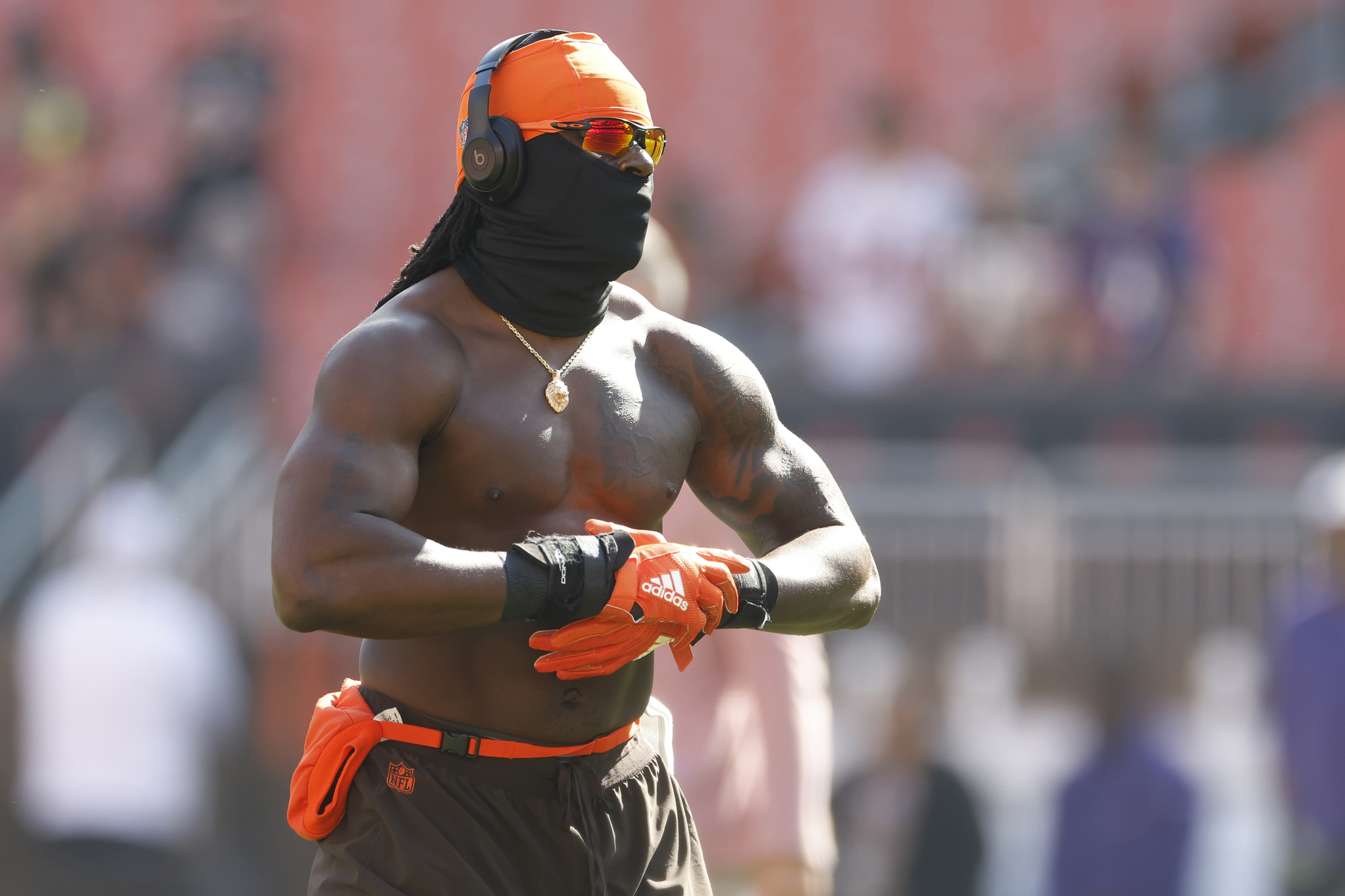 Cleveland Browns tight end David Njoku warms up before before an NFL football game against the Baltimore Ravens.