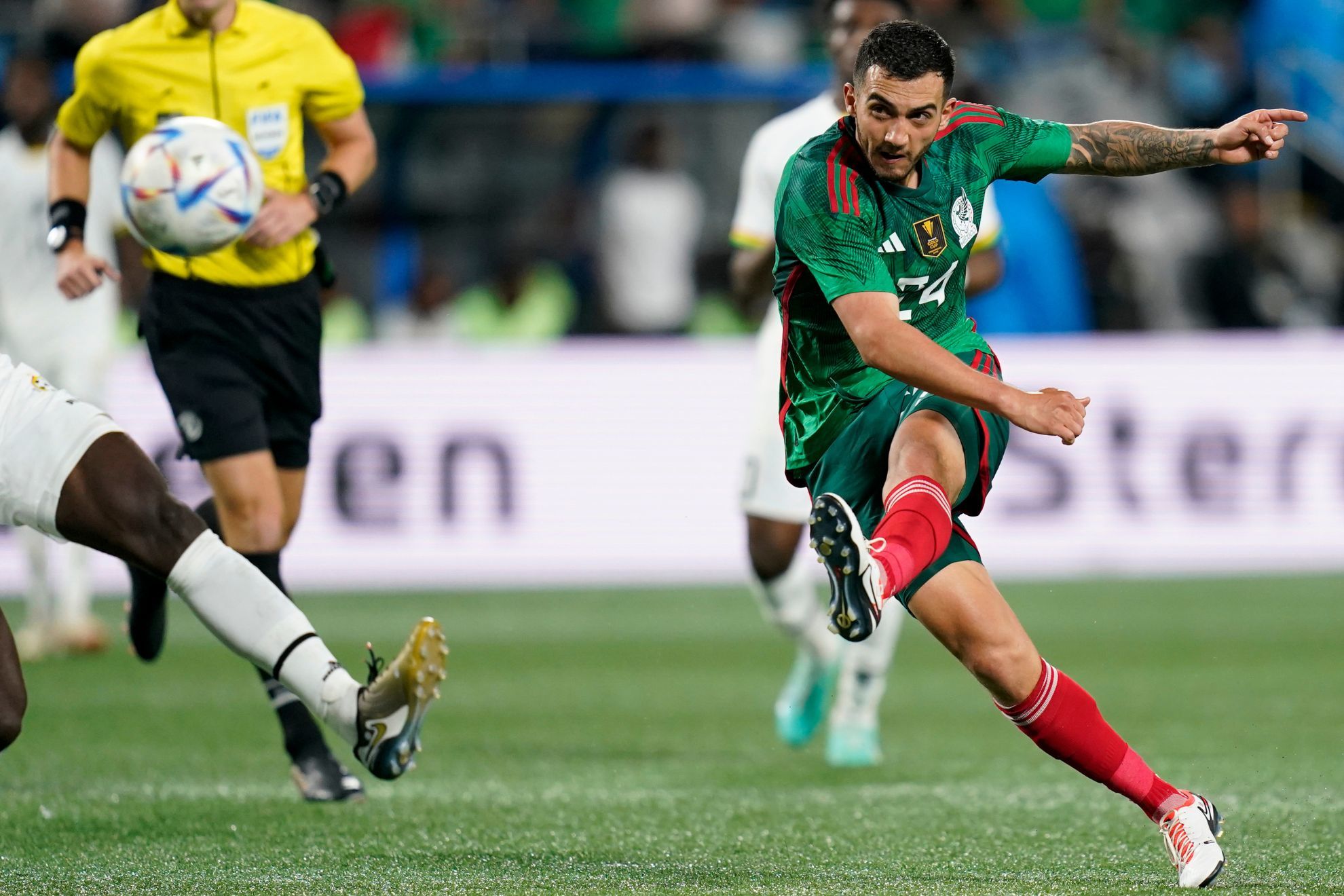 Mexico finally convinces its fans with solid win over Ghana in friendly