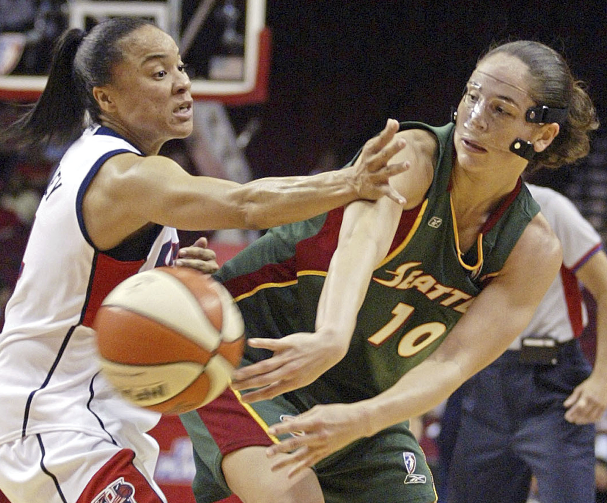 Houston Comets' Dawn Staley in 2005