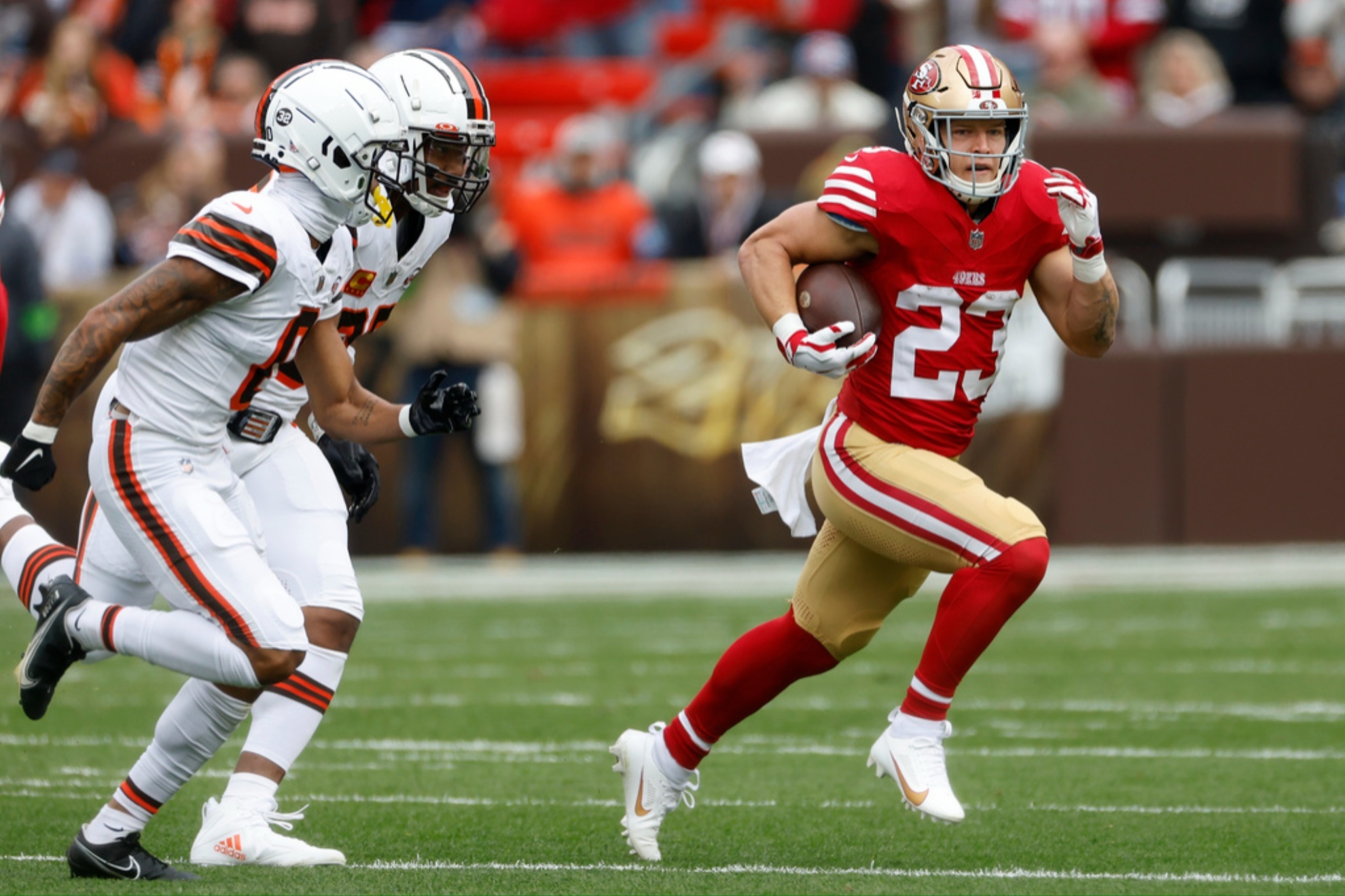 49ers' McCaffrey out due to injury against Browns.