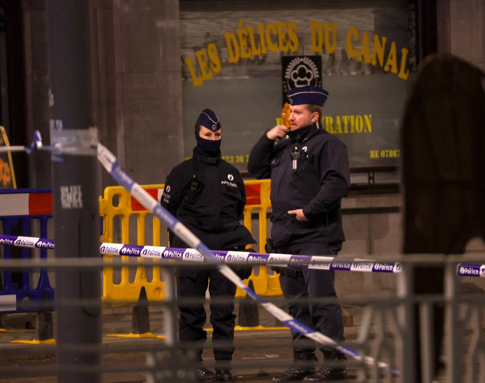 Dos suecos, asesinados en un atentado en Bruselas en la previa del Bélgica - Suecia y el partido se suspende al descanso