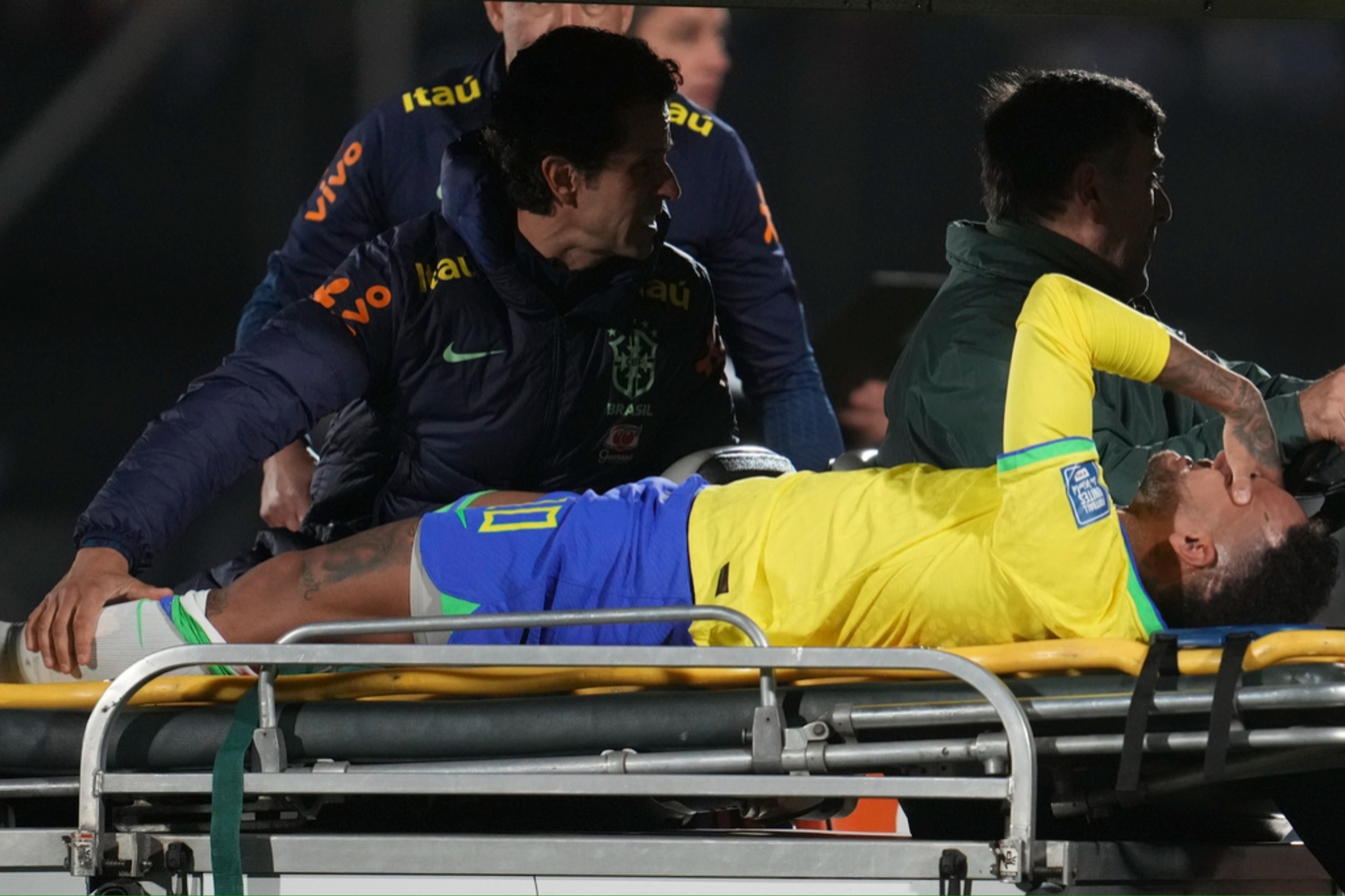 Neymar Jr. suffered an apparent knee injury against Uruguay on Tuesday