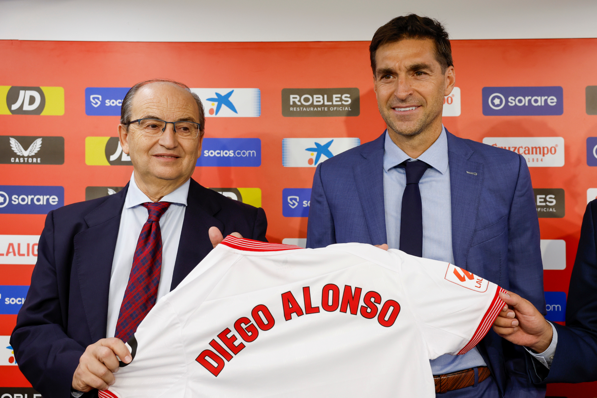 Alonso, en su presentación con el Sevilla.
