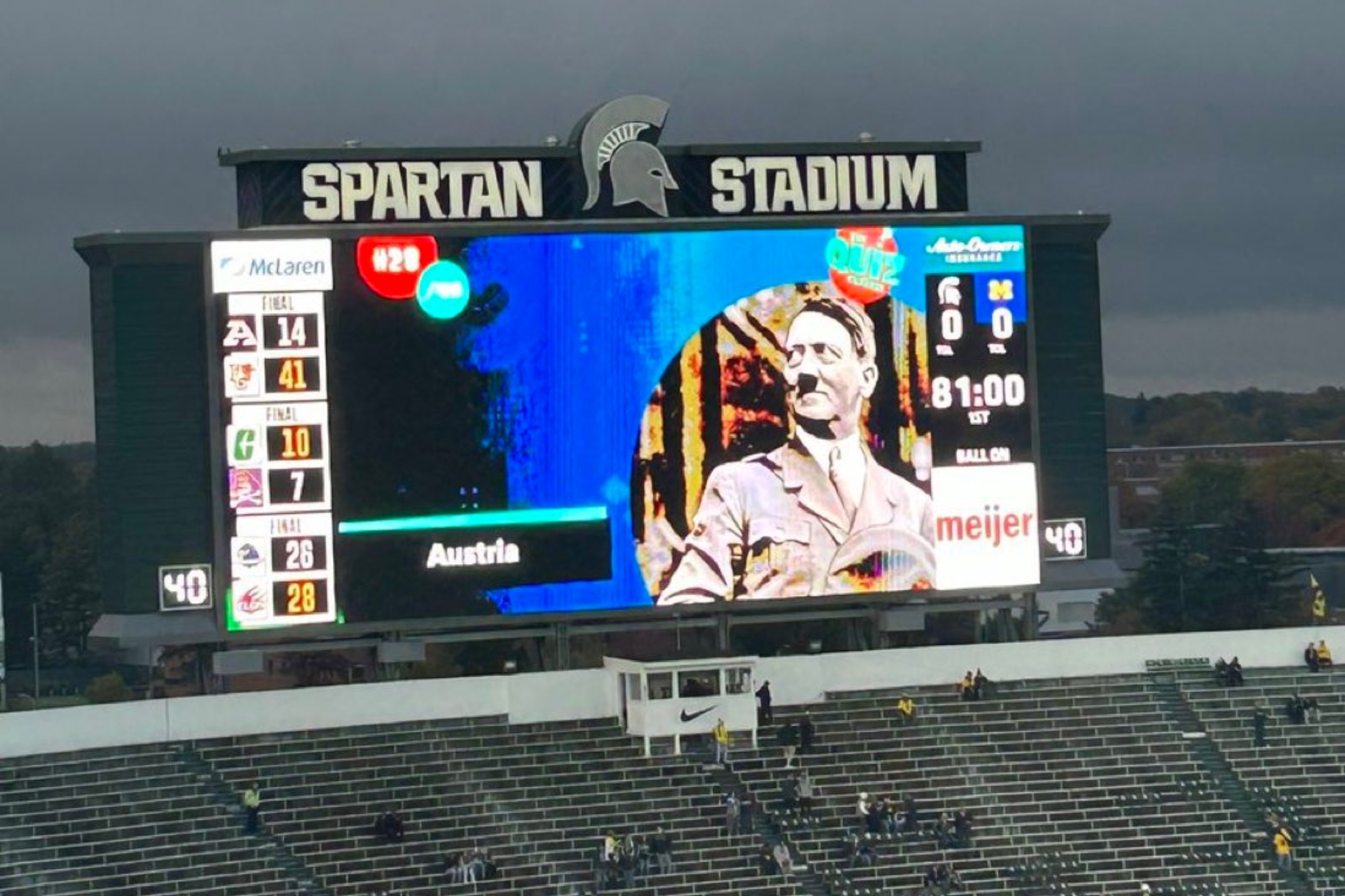 La Universidad de Michigan se disculpa por mostrar una foto de Hitler antes de un partido