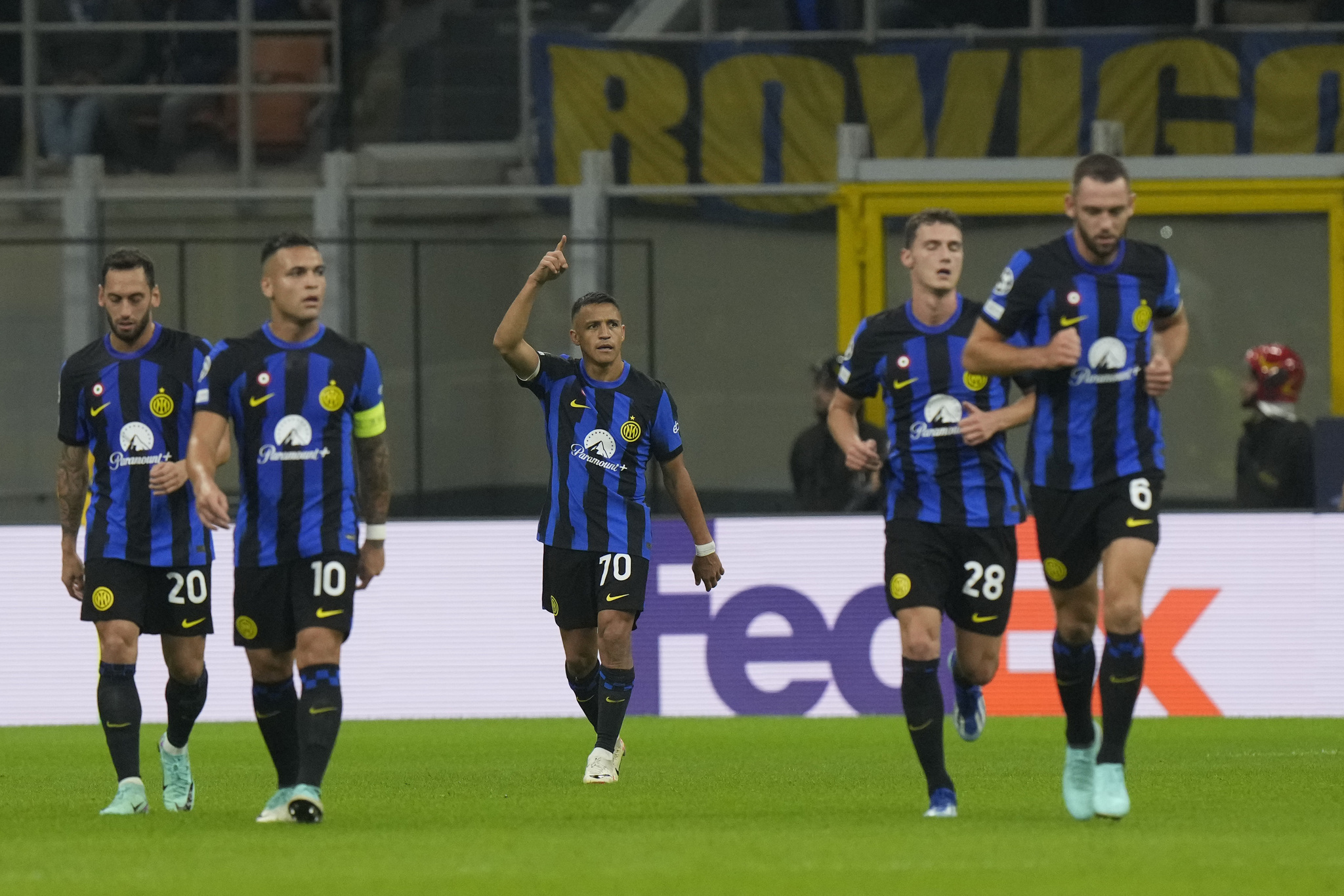 Alexis Snchez celebra el gol con el Inter.