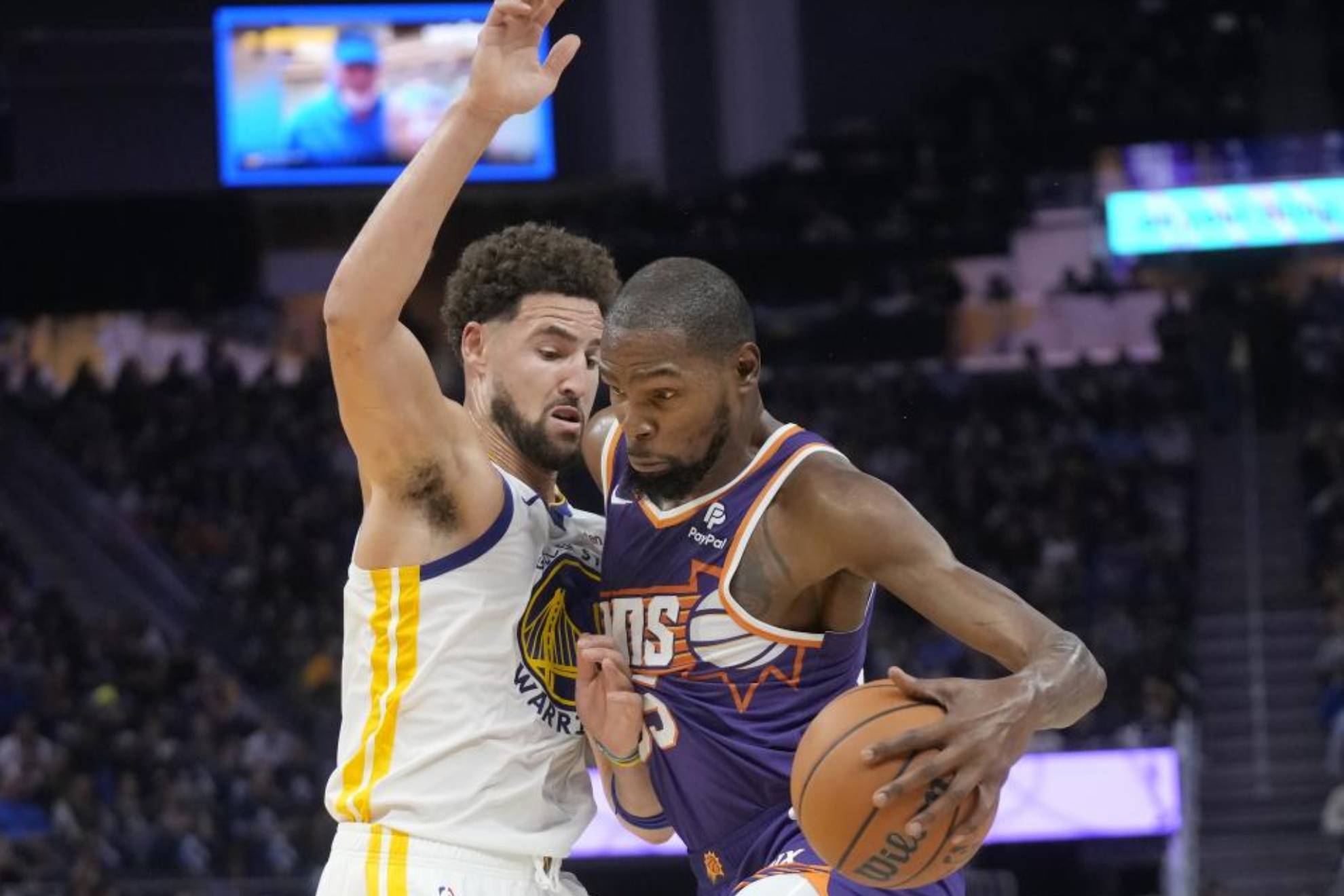 Durant trata de superar a Thompson en el Warriors - Suns.