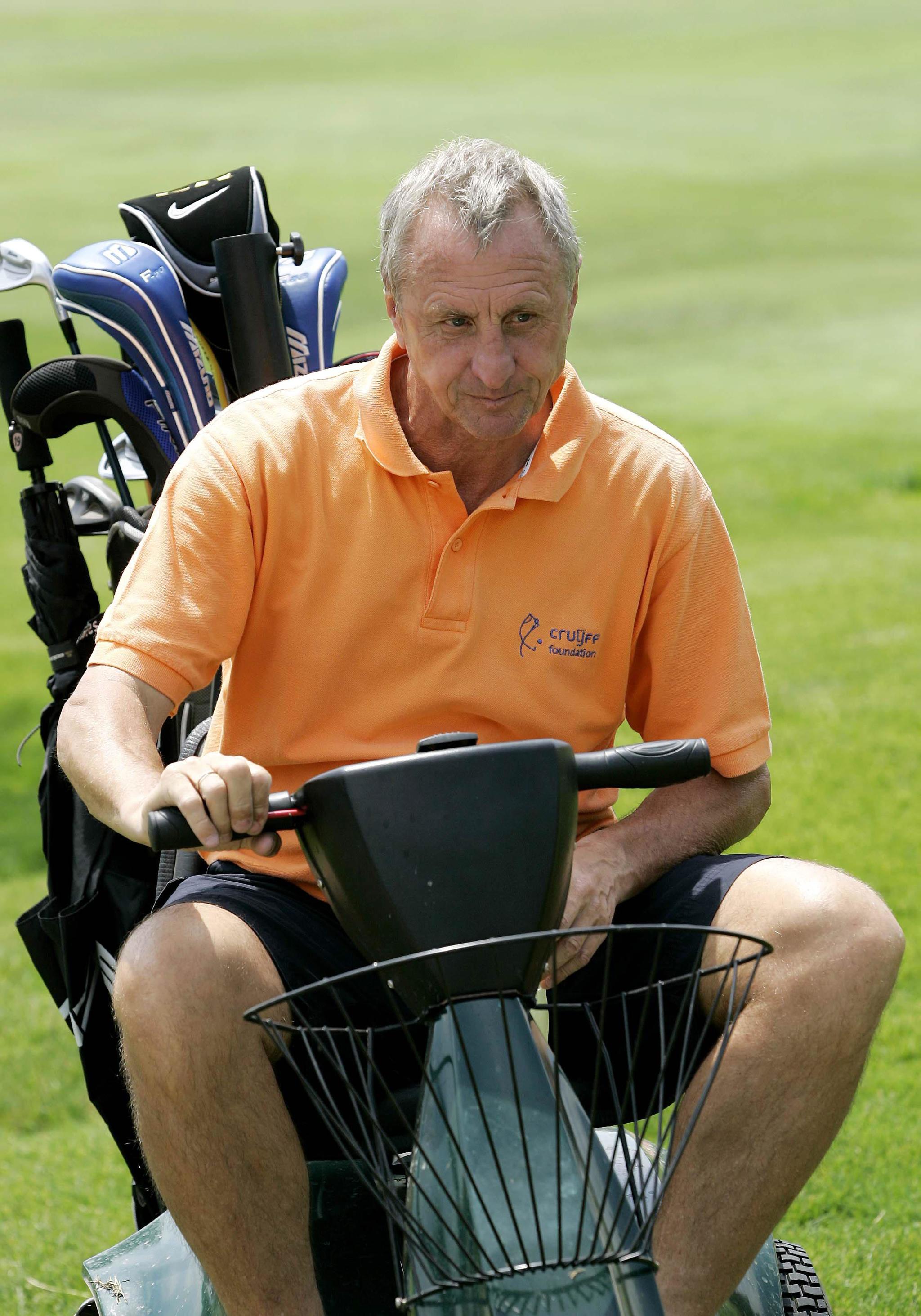 Cruyff, en un partido de golf.