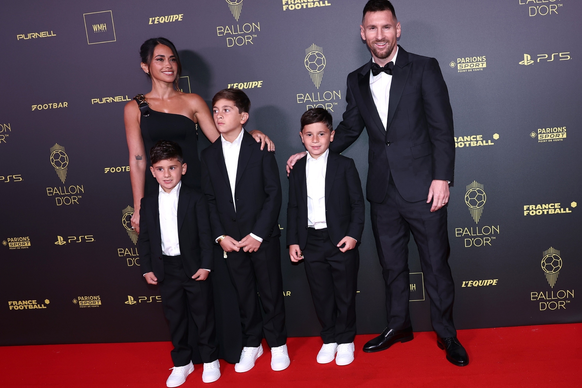 Messi, junto a su familia en la alfombra roja del Baln de Oro.