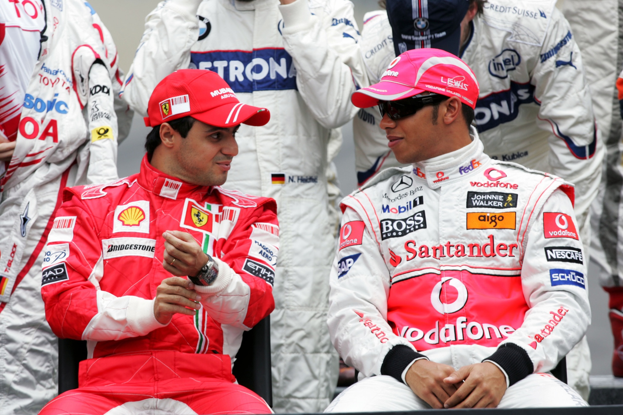 Felipe Massa y Lewis Hamilton en 2008 antes de decidirse el Mundial