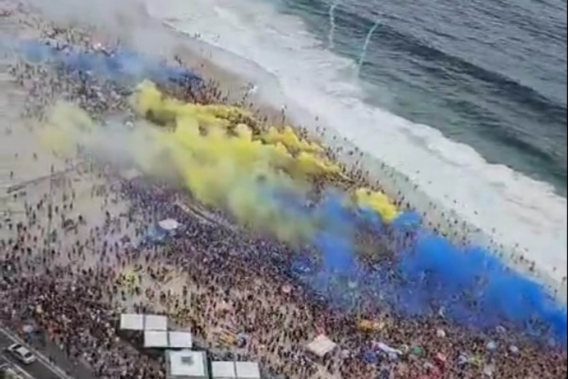 La espectacular vista de la invasión de Boca a la playa de Río