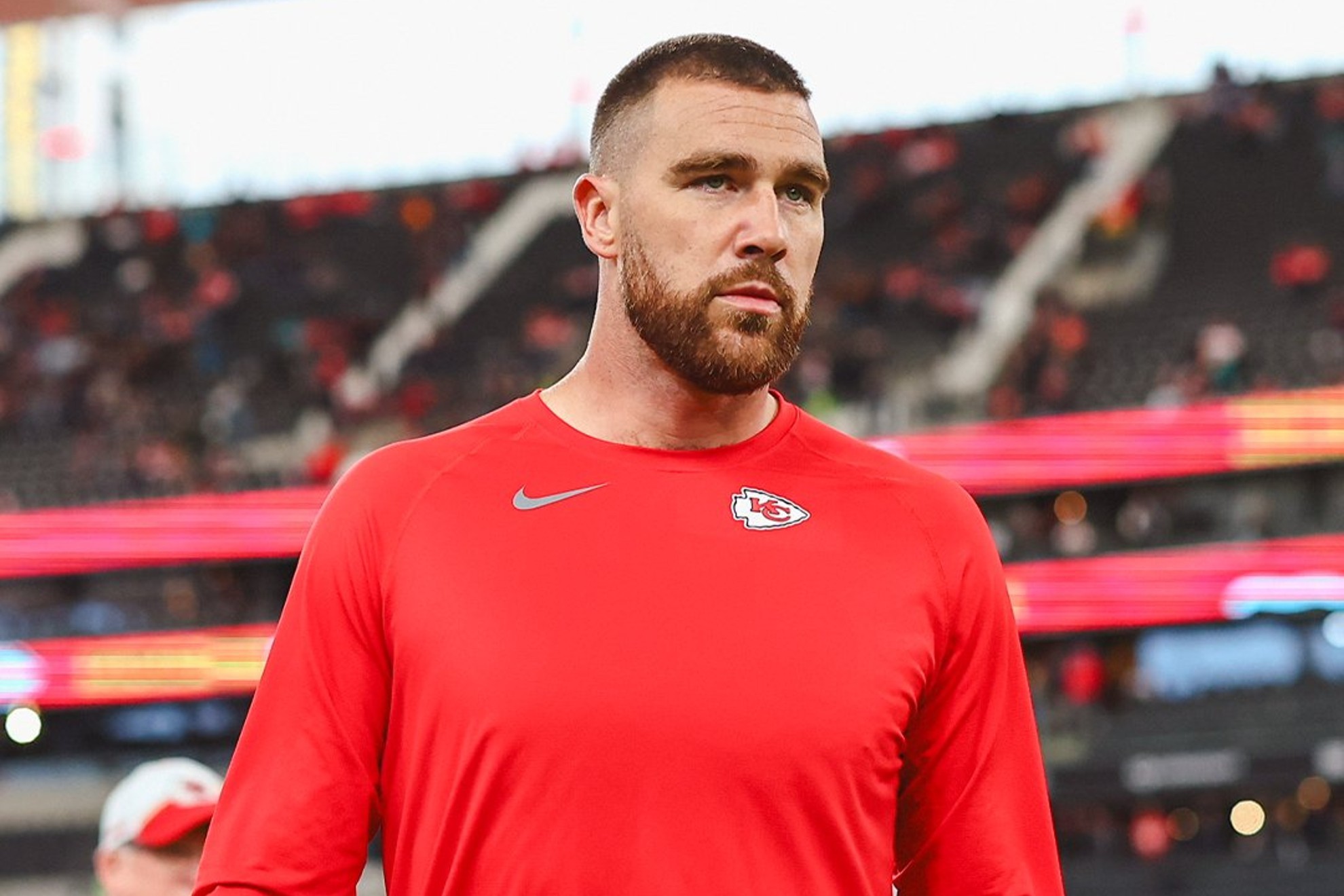 Travis Kelce's gesture before the Dolphins vs. Chiefs game to win over German fans