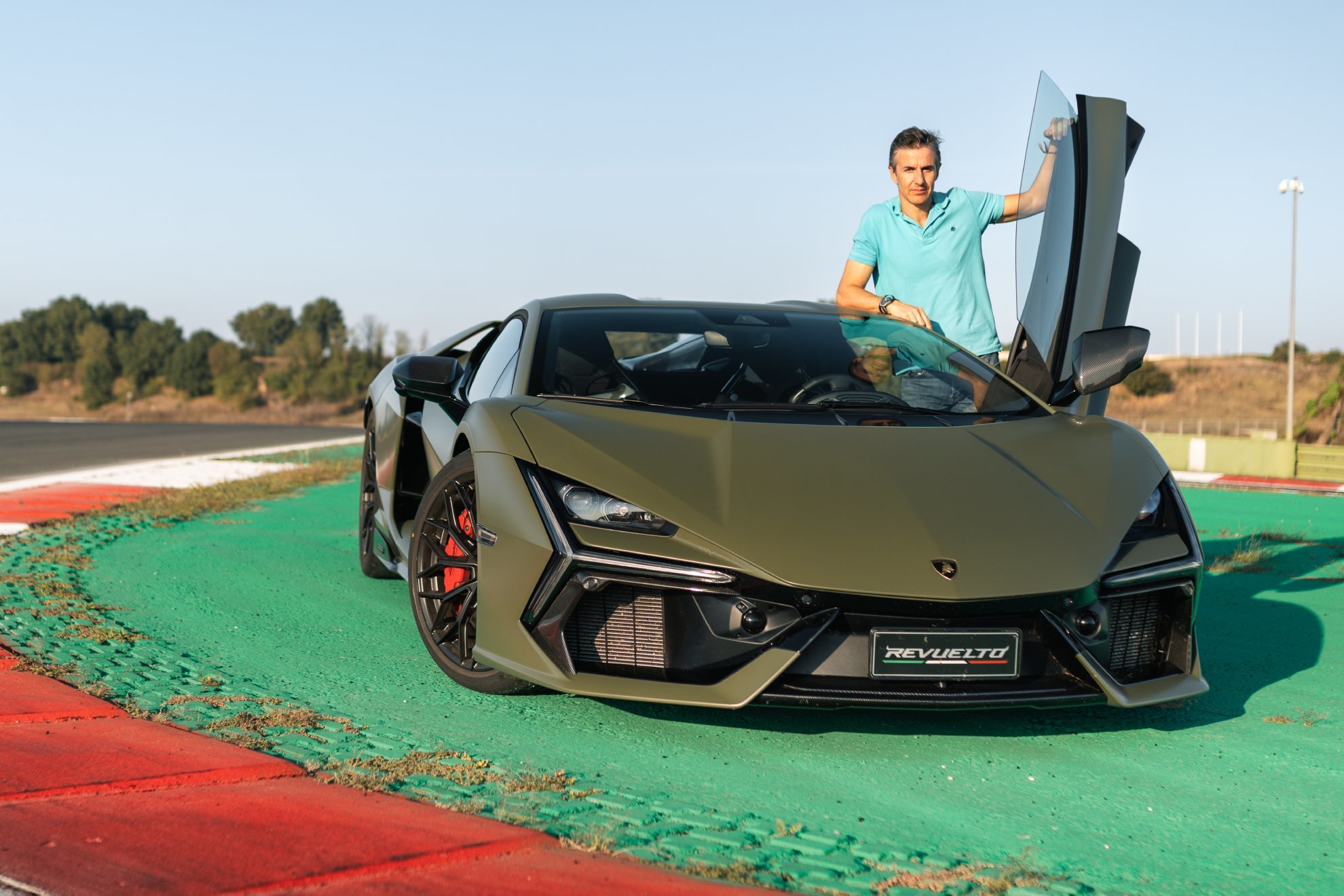 Lamborghini Revuelto: lo que sientes 'en tus carnes' al conducir un súper deportivo de 1.015 CV
