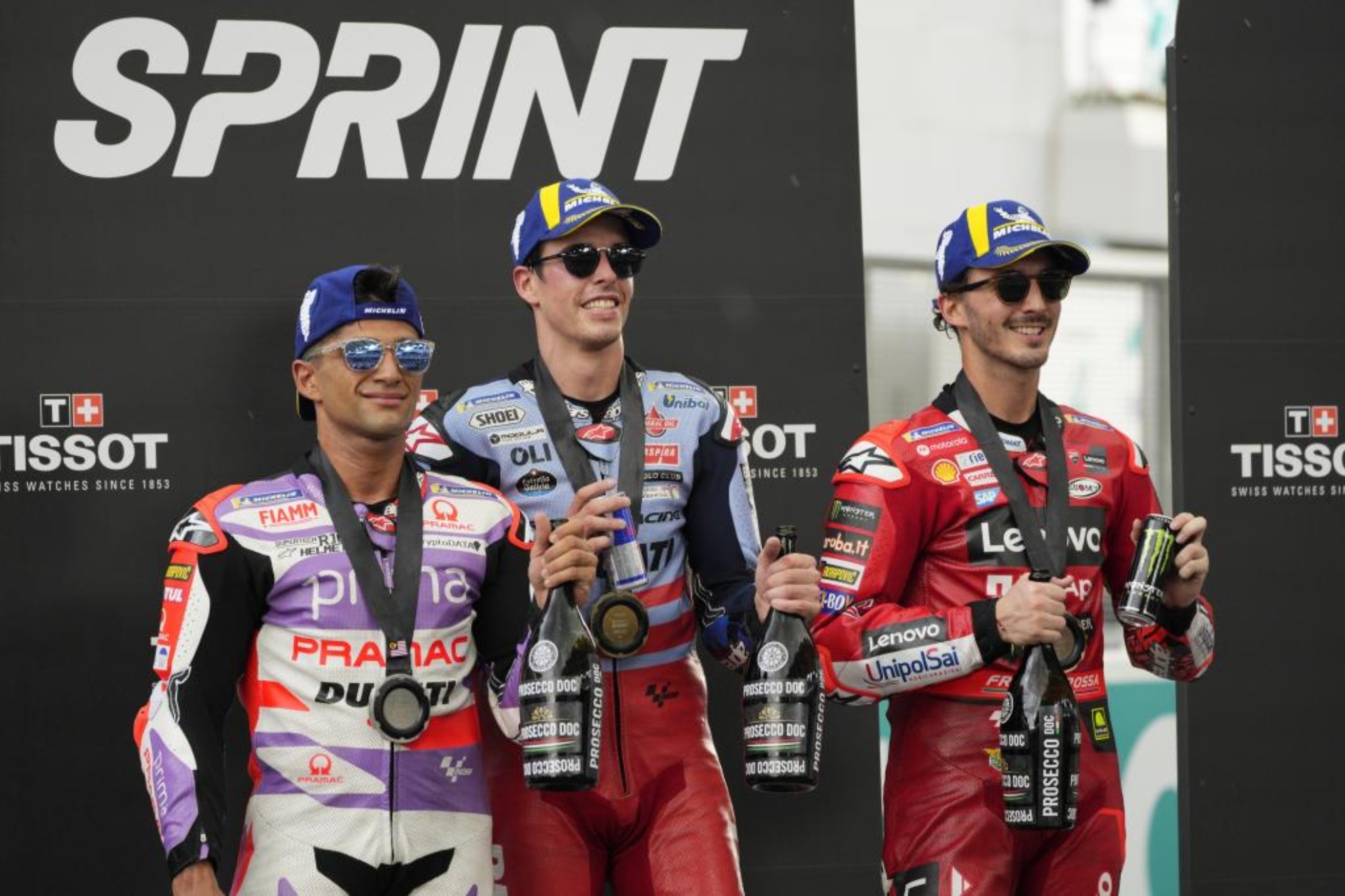 Jorge Martín, Álex Márquez y Bagnaia, en el podio del Sprint.
