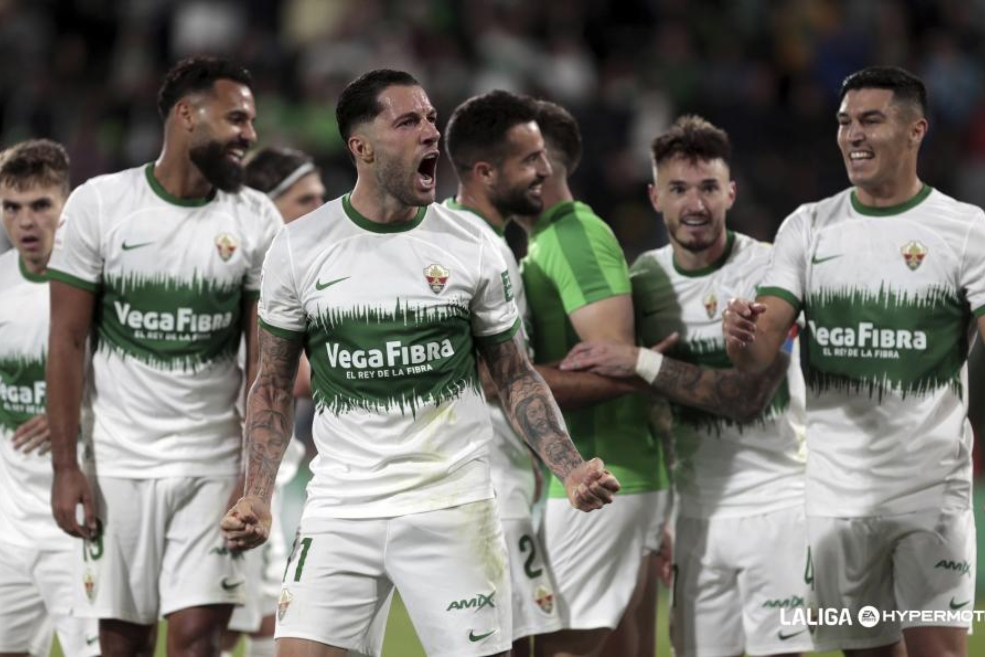 Los jugadores del Elche celebran el gol de Tete Morente al Zaragoza