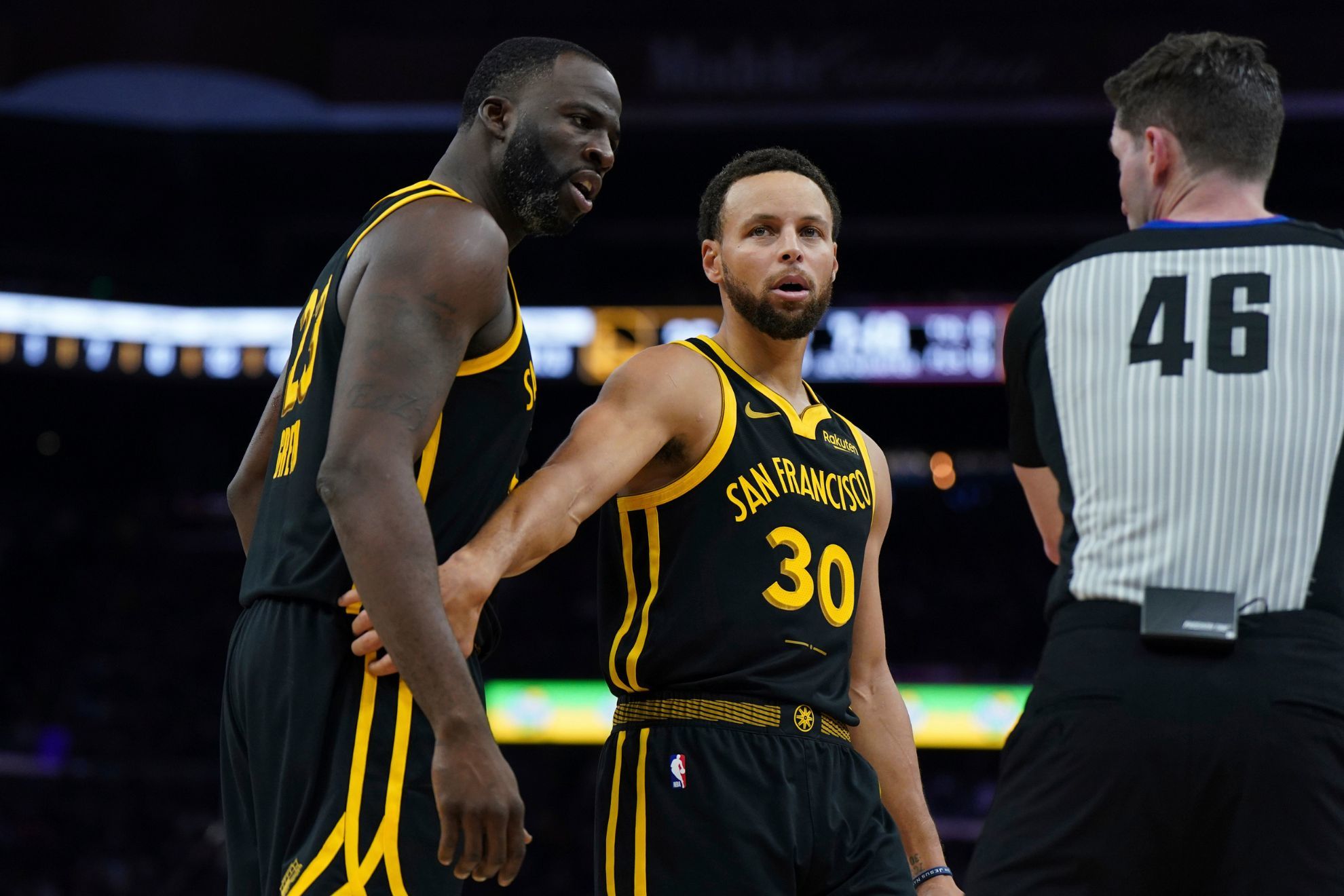 Donovan Mitchells Cavaliers defeat Warriors and get Draymond Green ejected