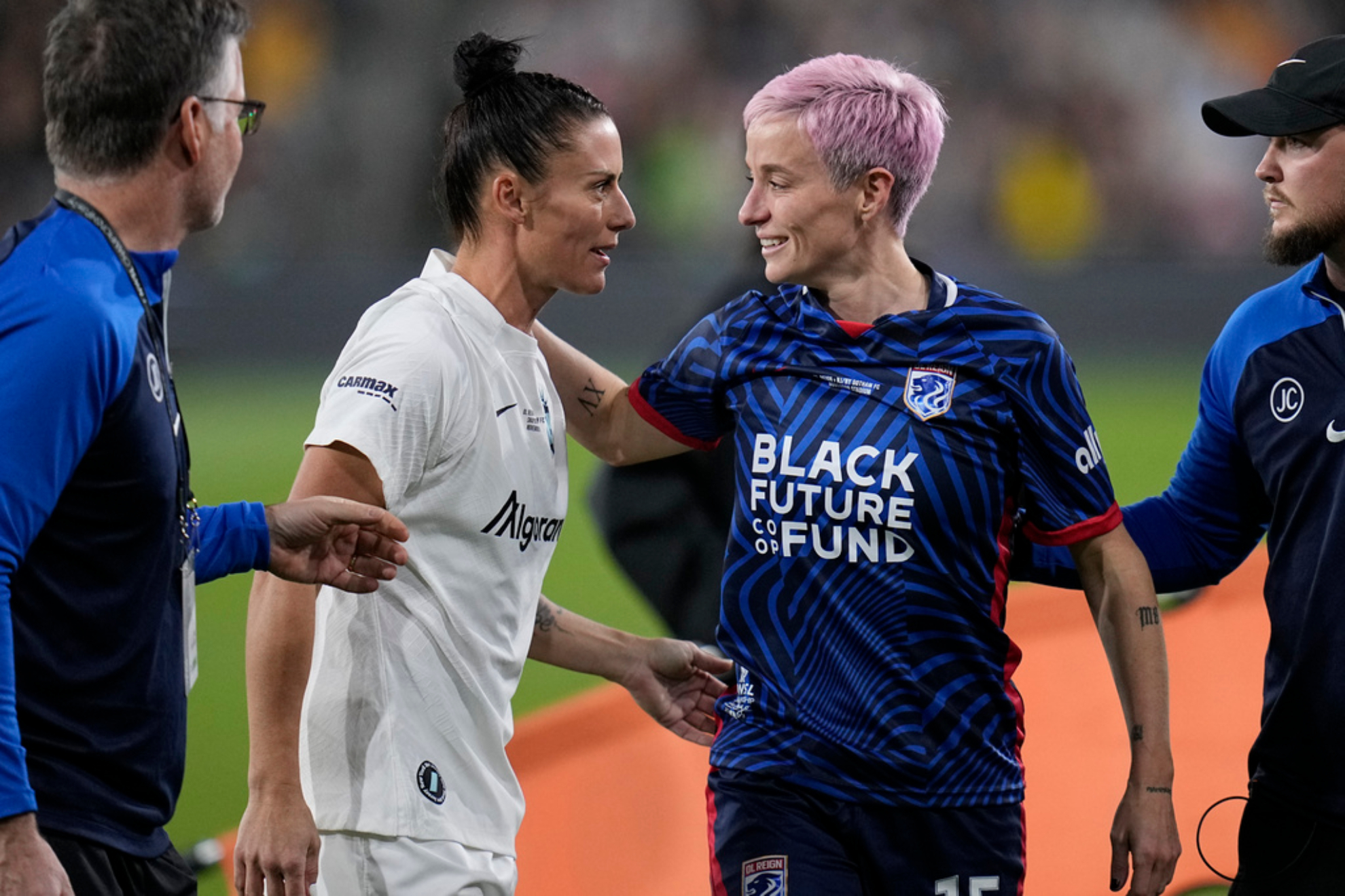 Megan Rapinoe gets injured minutes into NWLS final ending her career with a championship loss