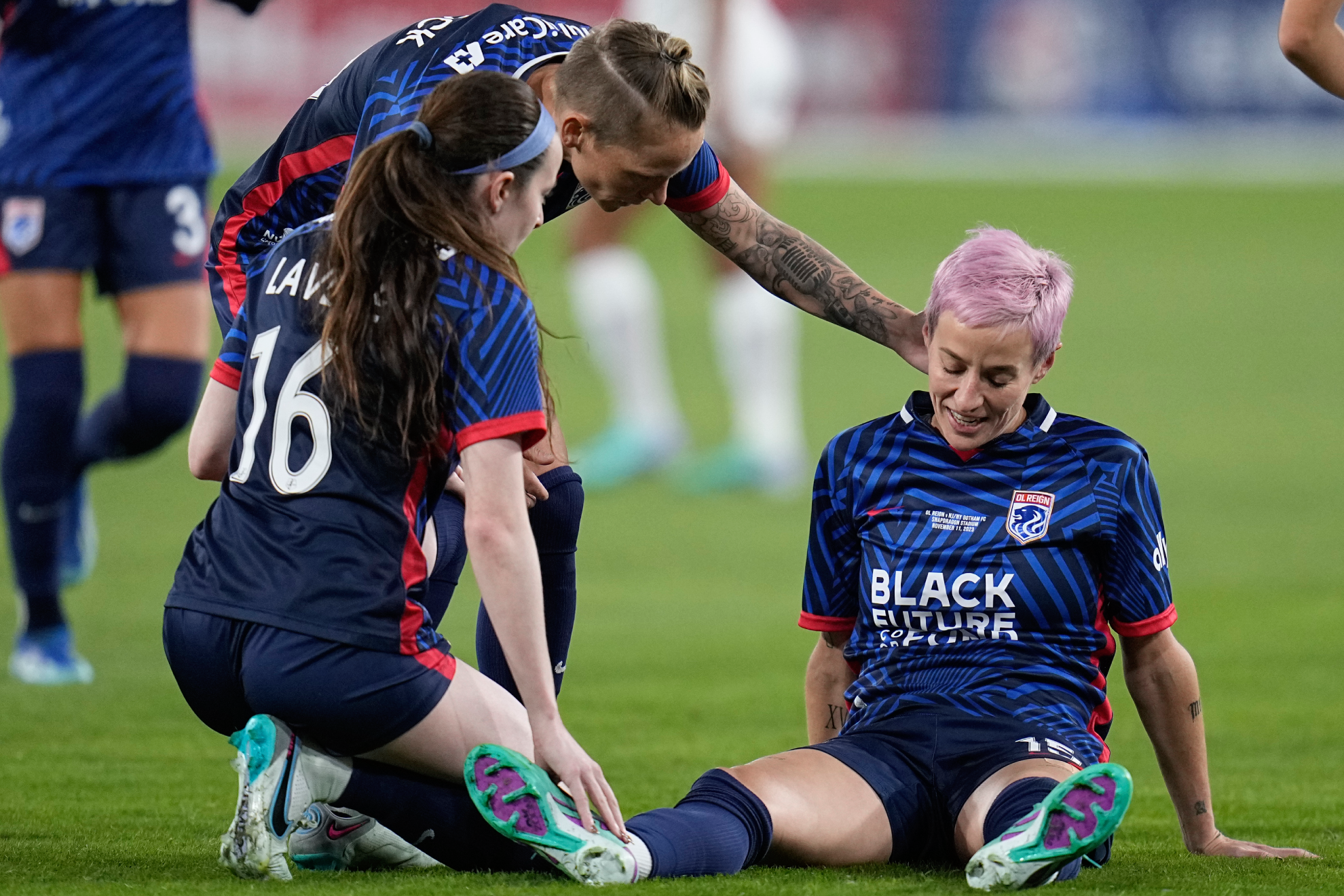 Megan Rapinoe says she's going to call Aaron Rodgers after ACL injury: "It's fucked up!"