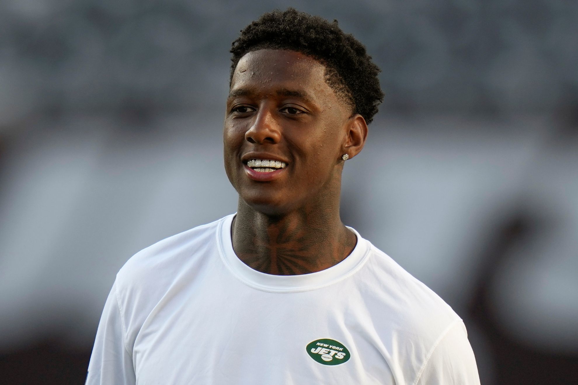 Jets CB Sauce Gardner claps back at Ravens star who says he gets favorable calls