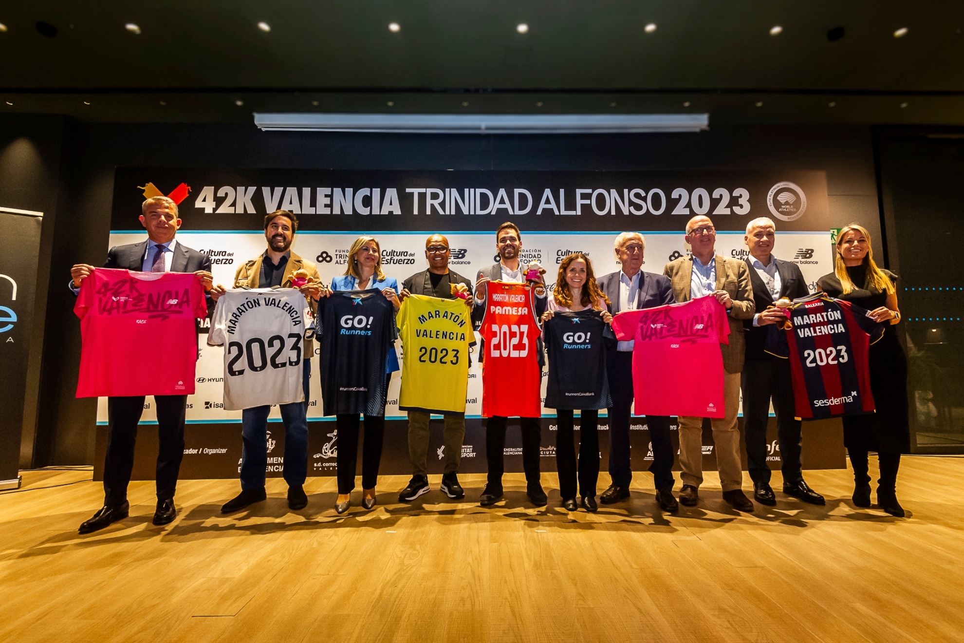 Las camisetas que también 'corren' el maratón de Valencia