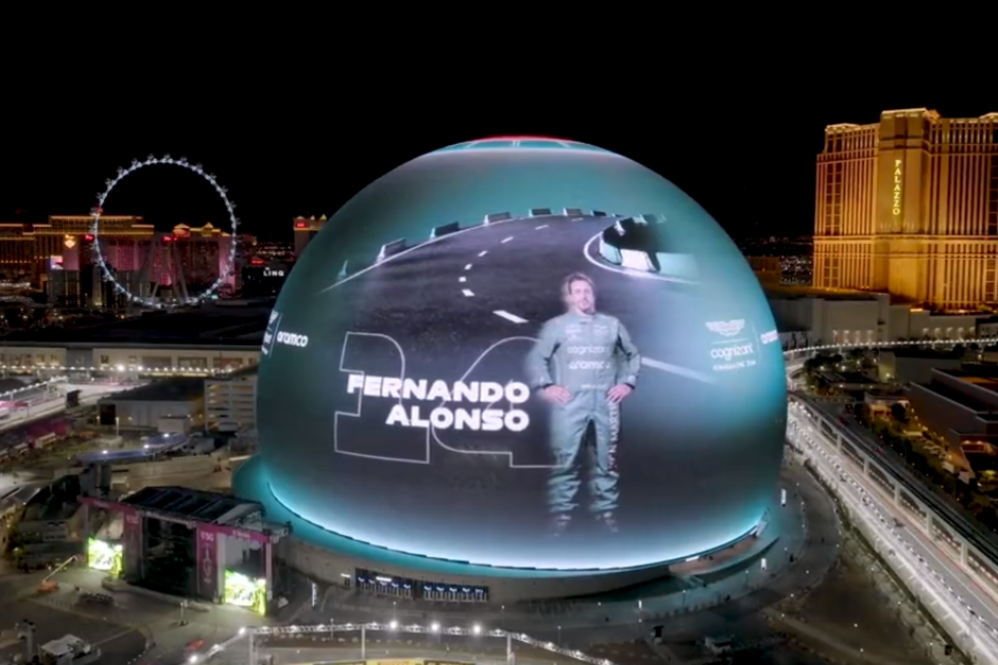 La imagen de Fernando Alonso proyectada en la Esfera de Las Vegas