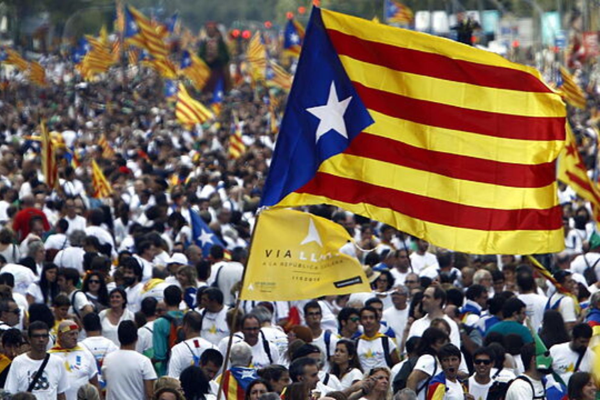 El 52% de los catalanes votara No a la independencia, segn la ltima encuesta del CEO