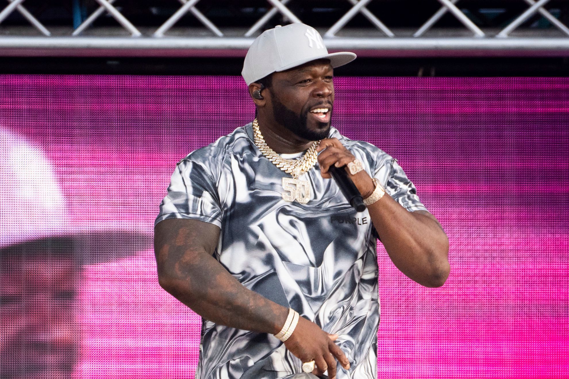 50 Cent gets away with mic-throwing incident scot-free ... under one condition