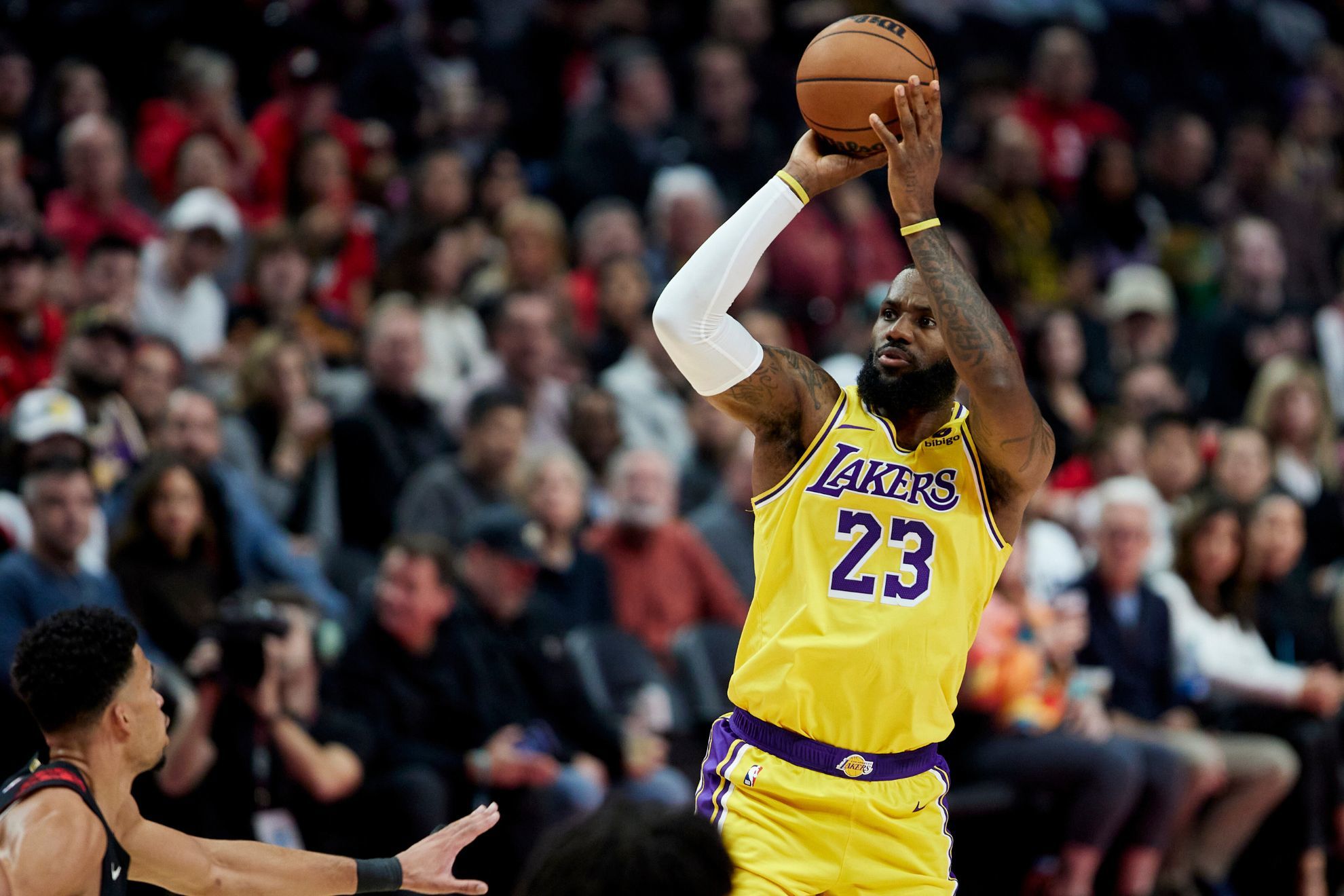 LeBron James heats up from deep to carry Lakers past Trail Blazers in NBA Cup