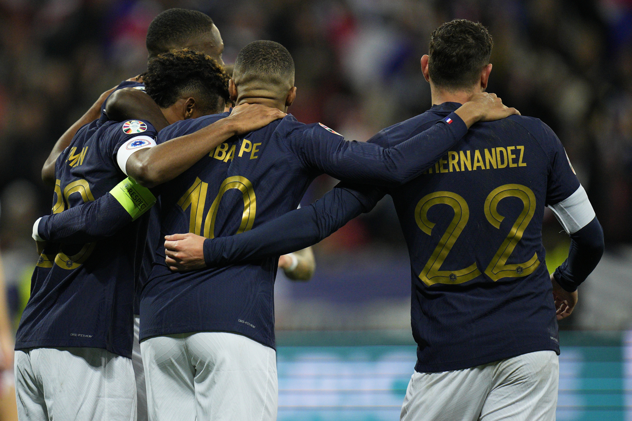 Los jugadores de Francia celebran un gol ante Gibraltar.