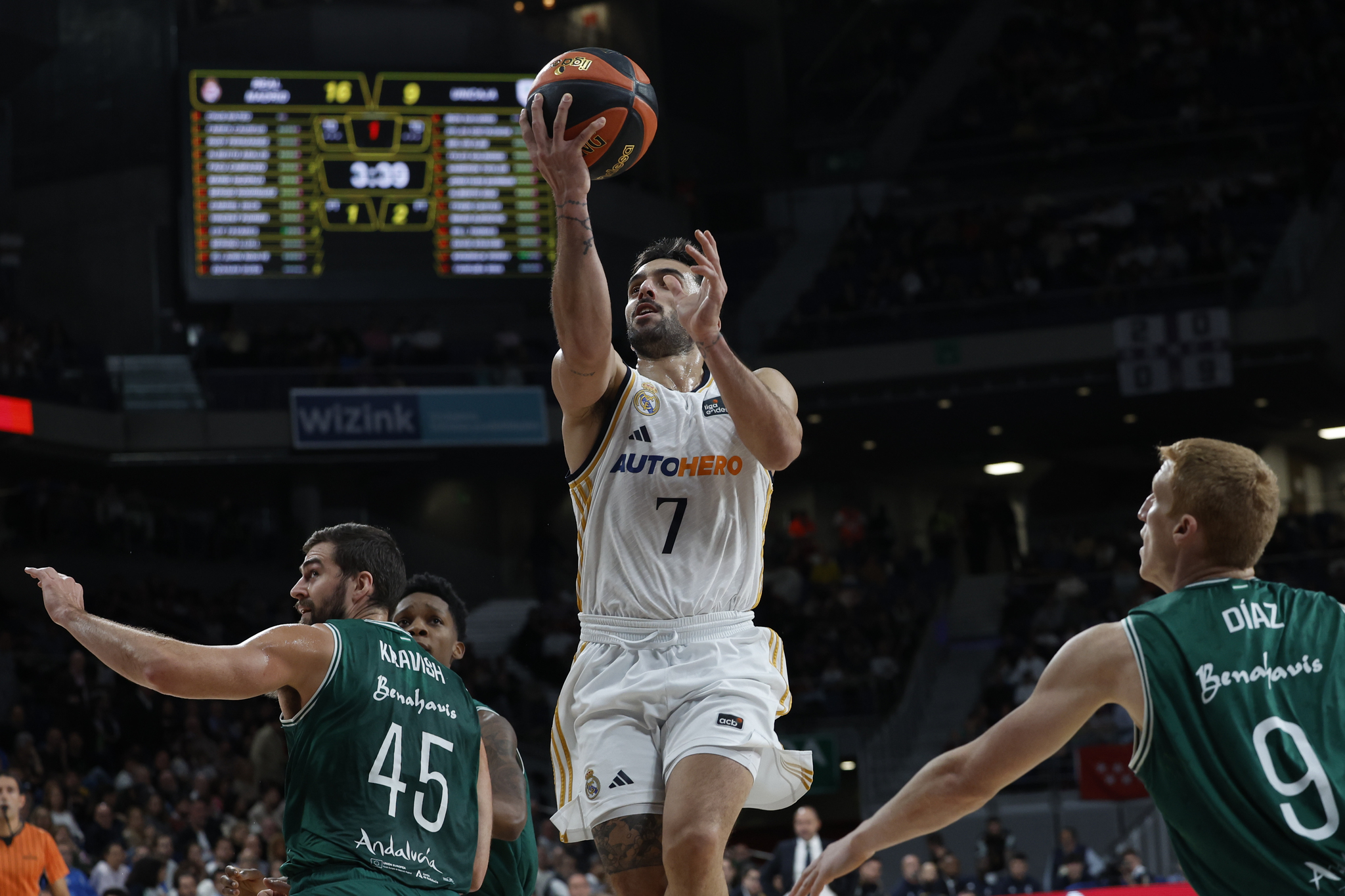 Campazzo, el mejor del Madrid en la primera derrota blanca esta temporada