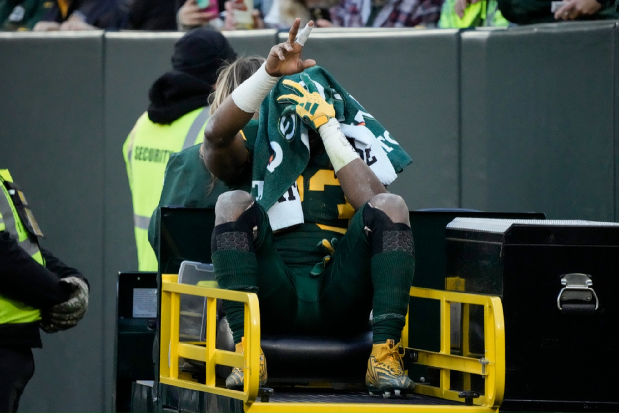 Packers running back Aaron Jones left the game with a left knee injury