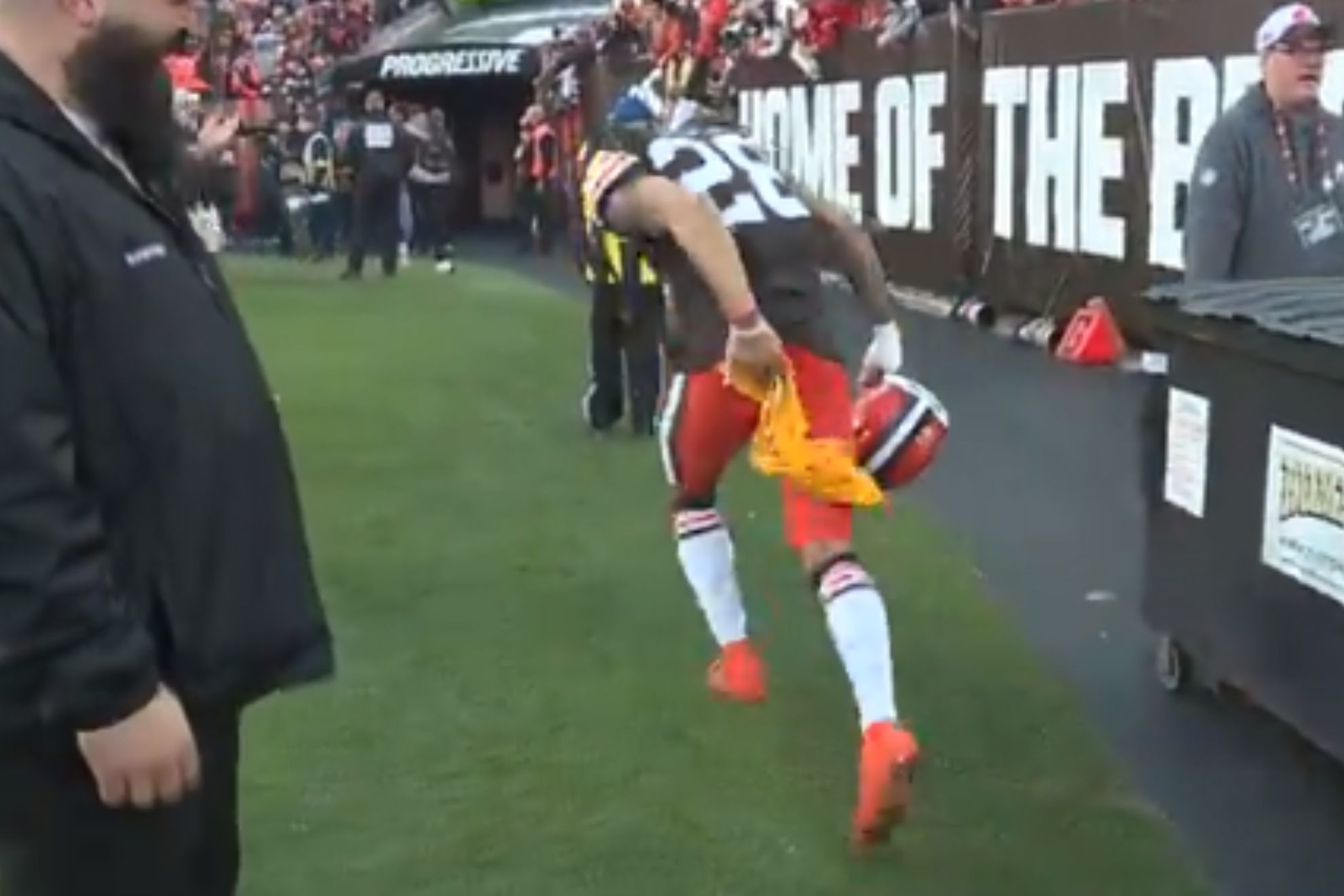 Browns player steals 'terrible towel' from Steelers fan and uses it as toilet paper