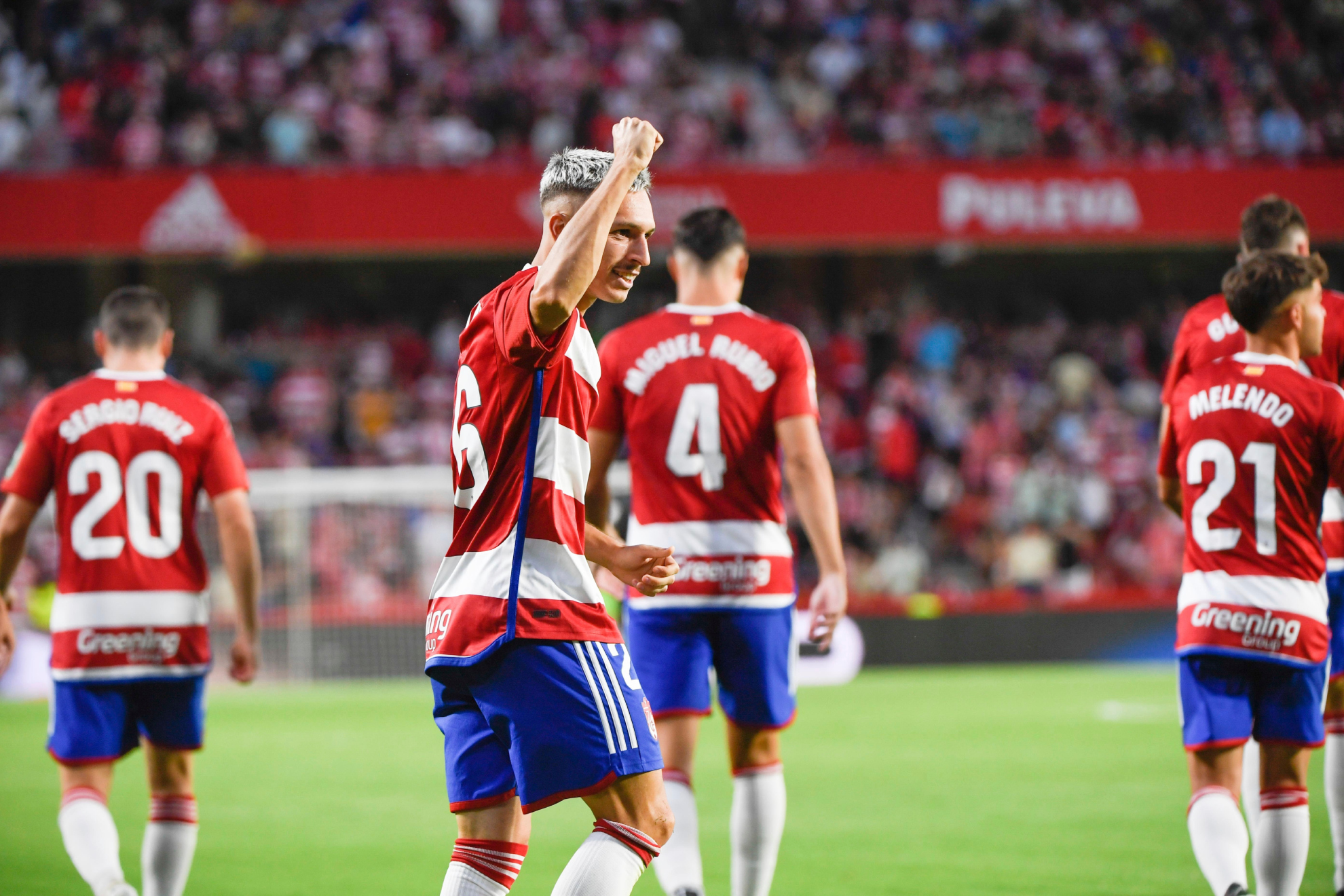 Bryan Zaragoza celebra un gol esta temporada con el Granada.