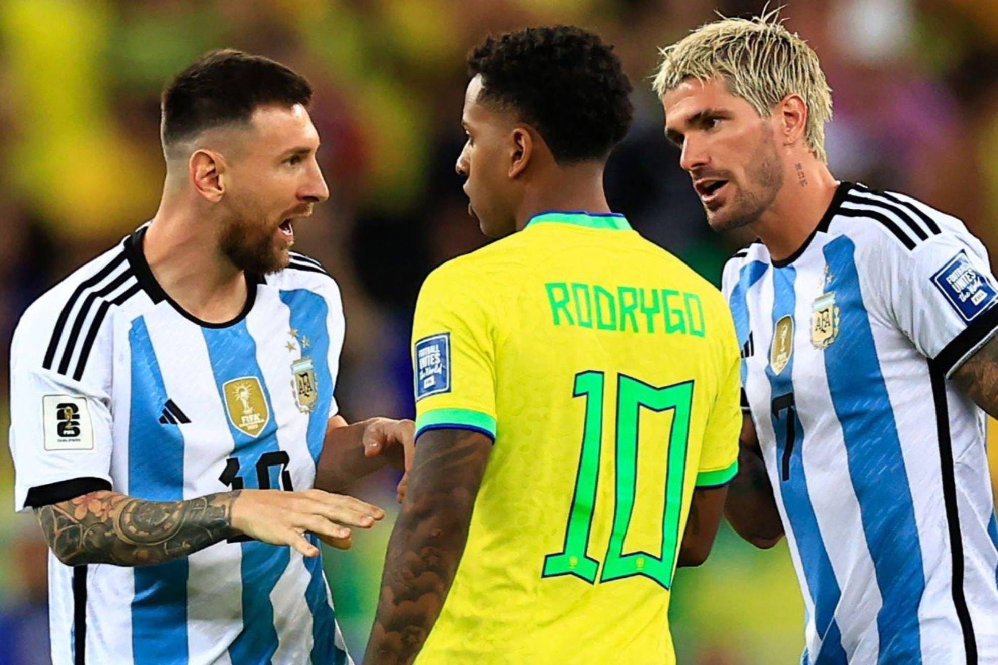 Messi, Rodrygo y De Paul discuten sobre el césped de Maracaná.
