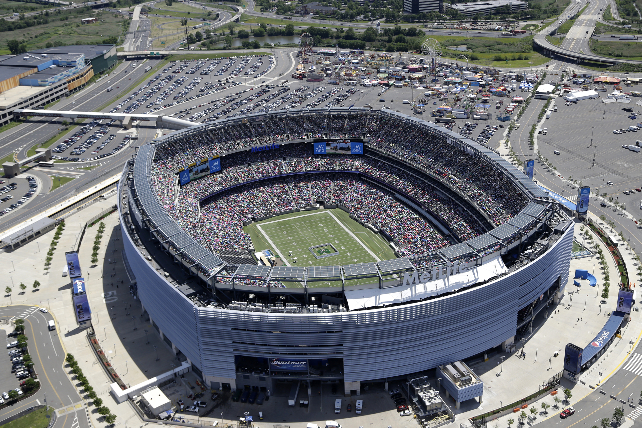 This is an aerial view showing MetLife Stadium in East Rutherford, N.J.