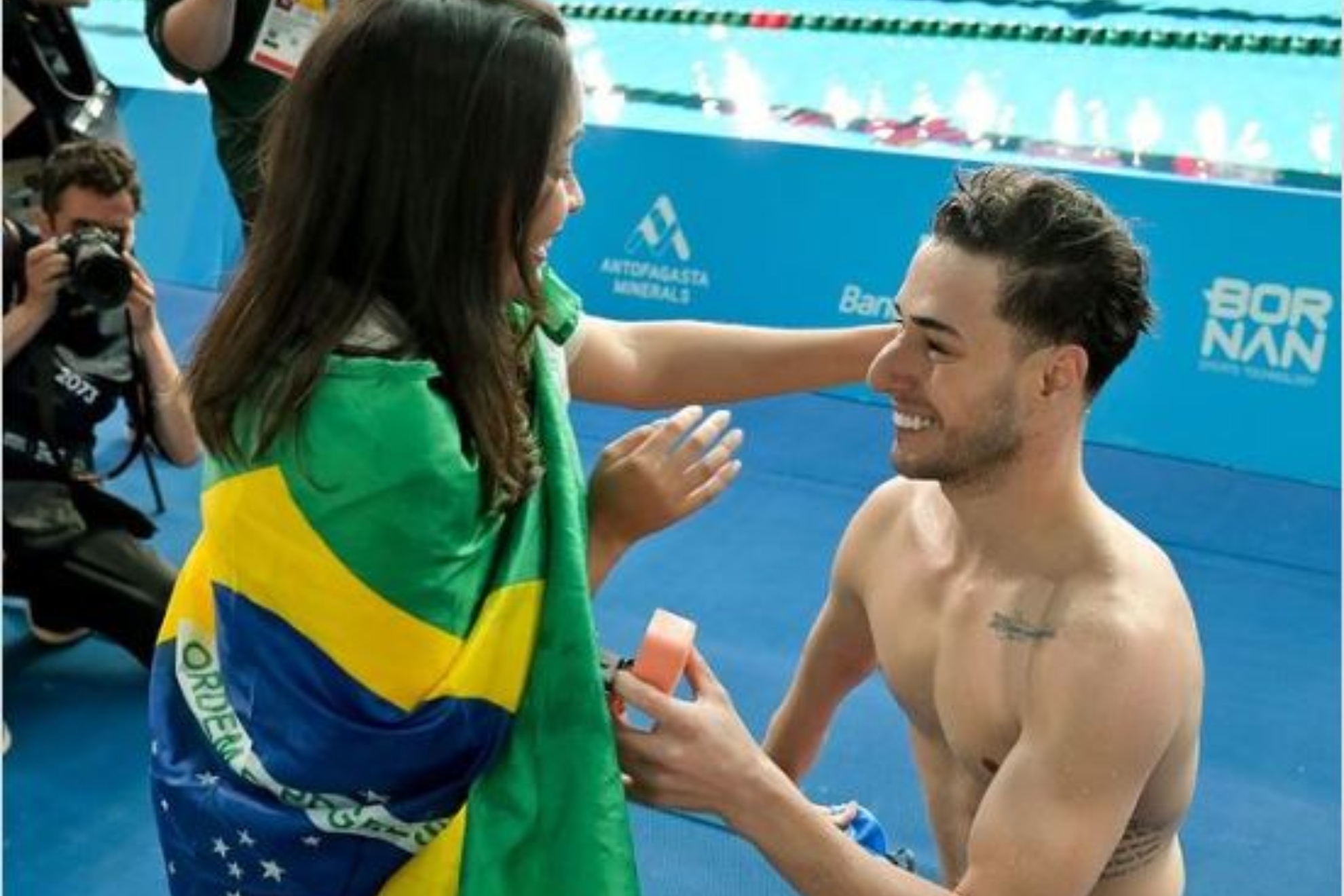 Le pide matrimonio a su novia en la piscina... tras ganar el bronce en los Parapanamericanos