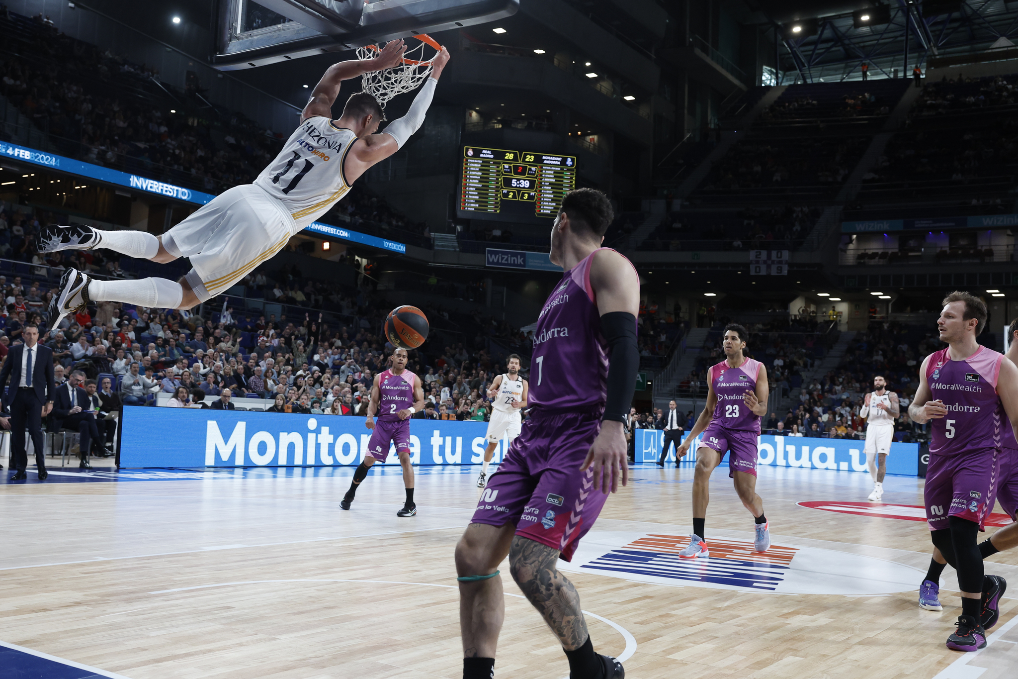 Hezonja, el mejor del Madrid, encargado de romper el partido